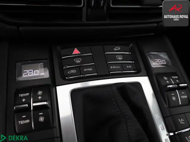 Porsche Macan view 23