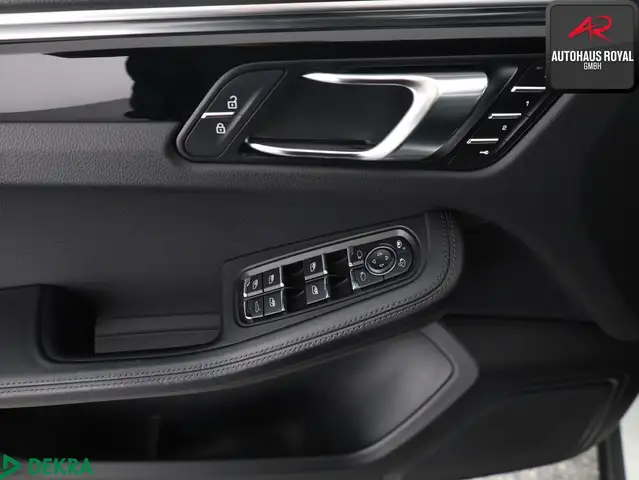 Porsche Macan view 27