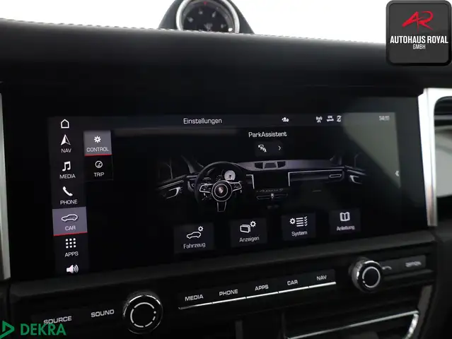 Porsche Macan view 22
