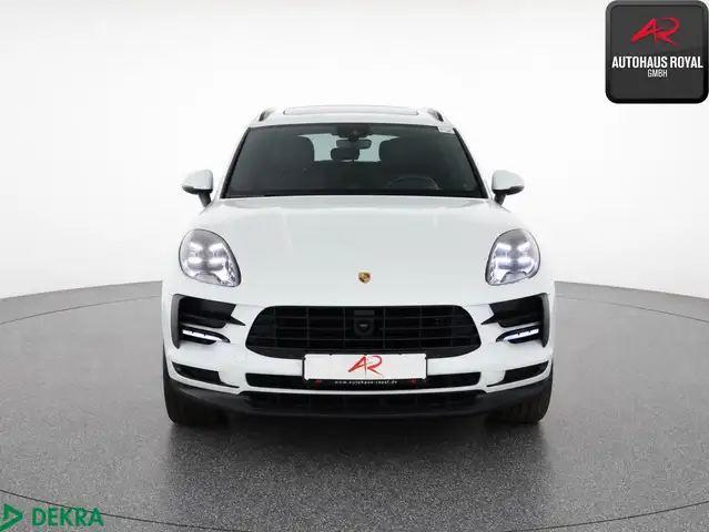 Porsche Macan view 8