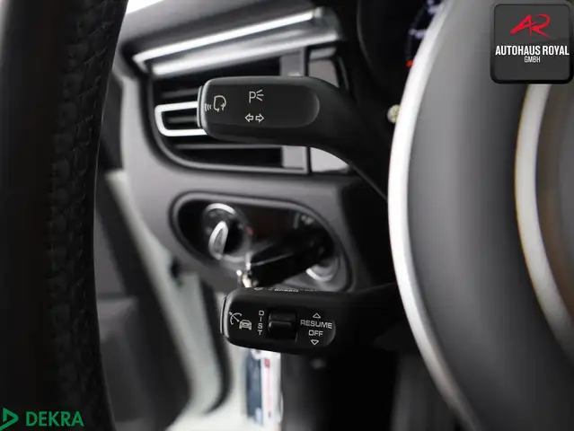 Porsche Macan view 14