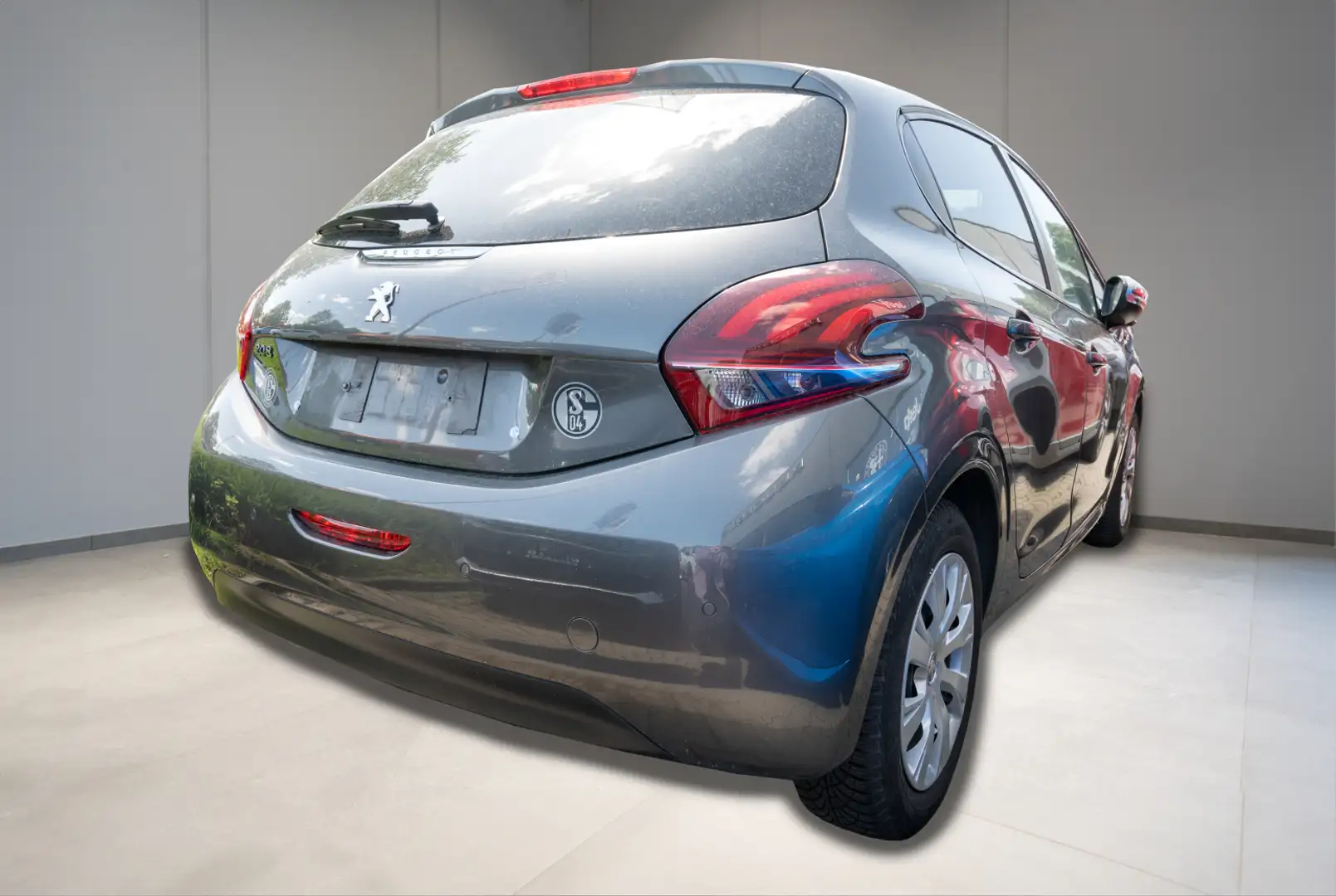 Peugeot 208 Signature 1.2 PureTech 82 5T Grau - 2
