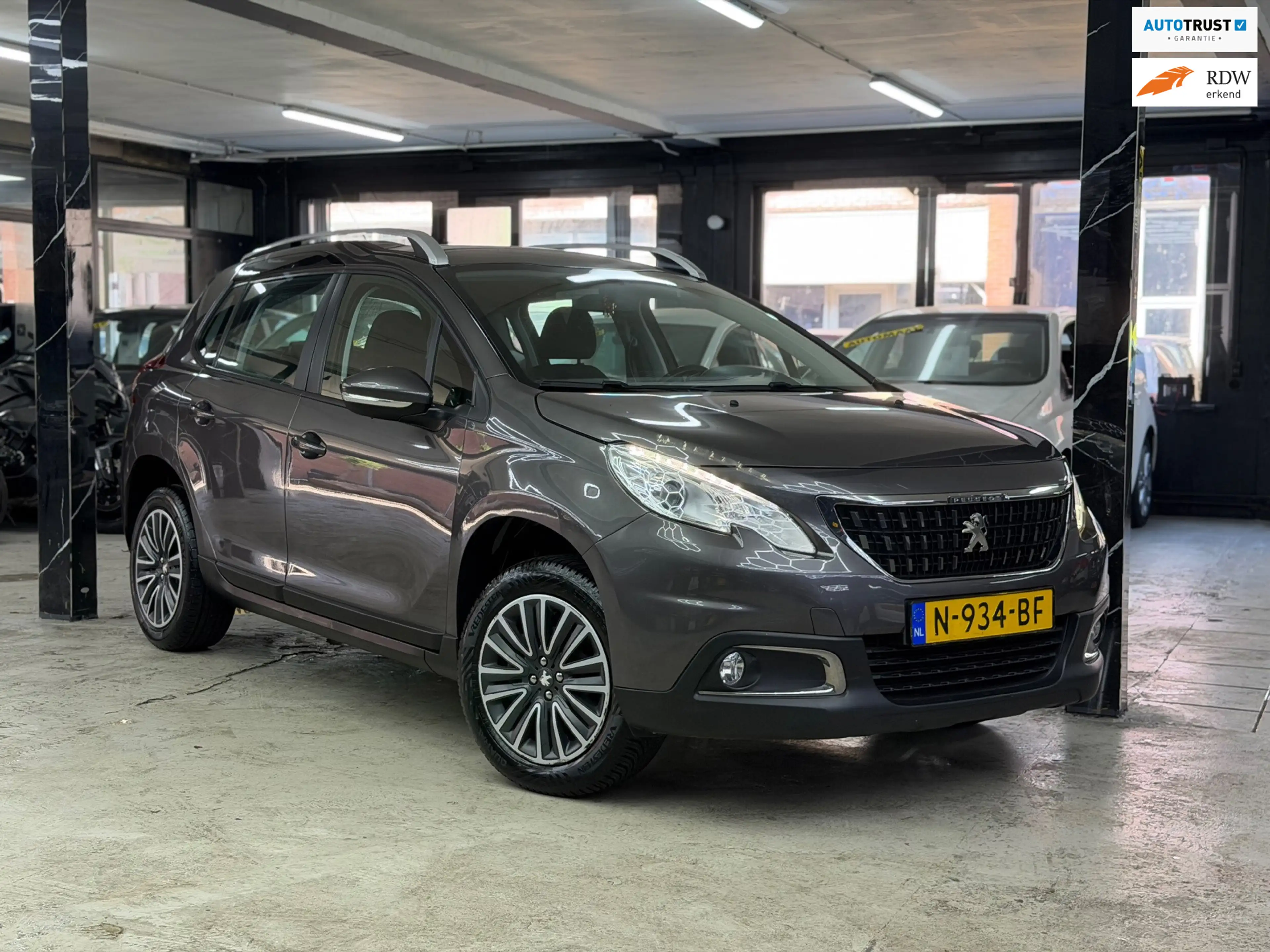 Peugeot 2008 1.2 PureTech Blue Lion Navi | Airco | parkeersenso