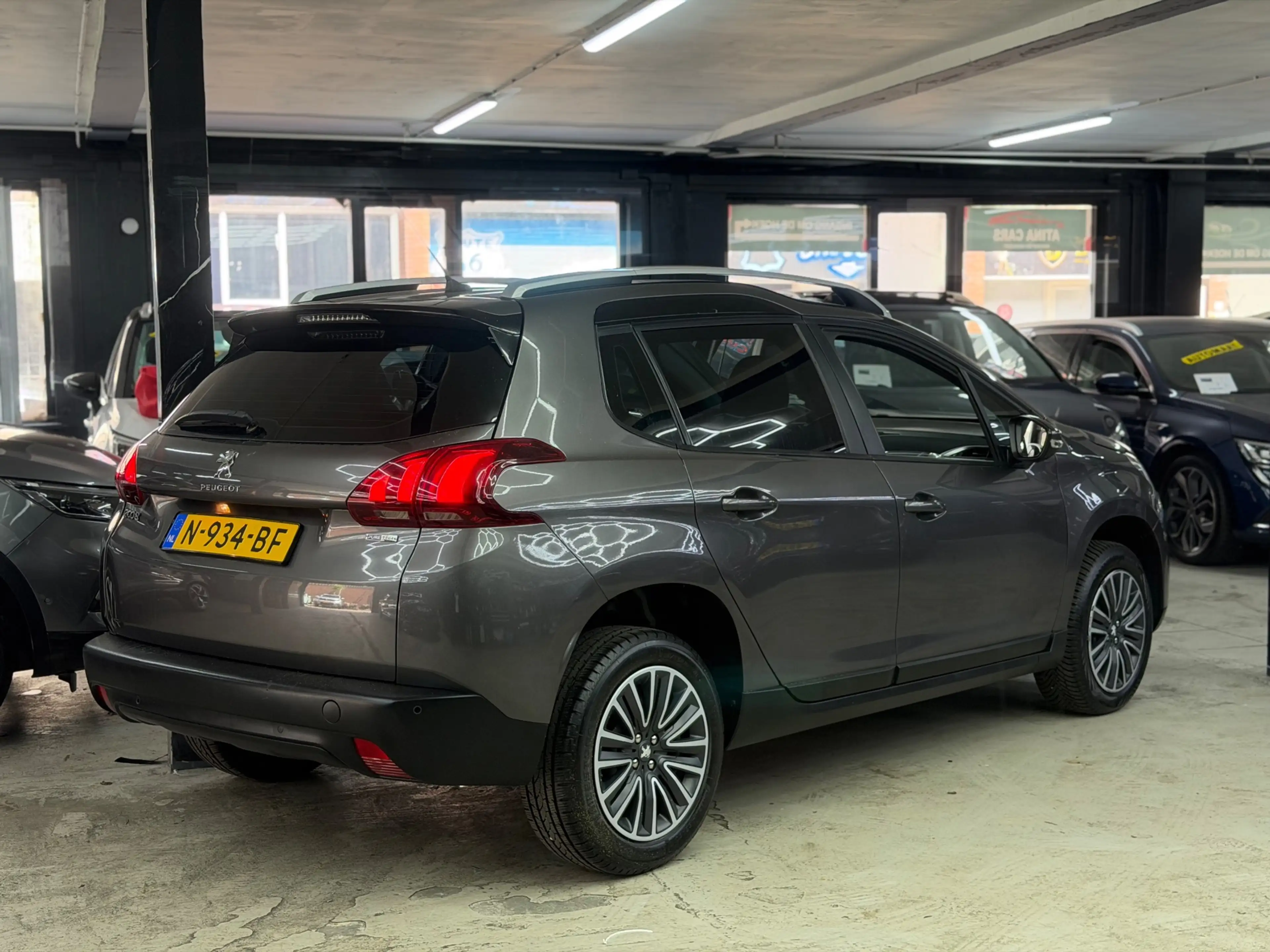 Peugeot 2008 1.2 PureTech Blue Lion Navi | Airco | parkeersenso — photo 6