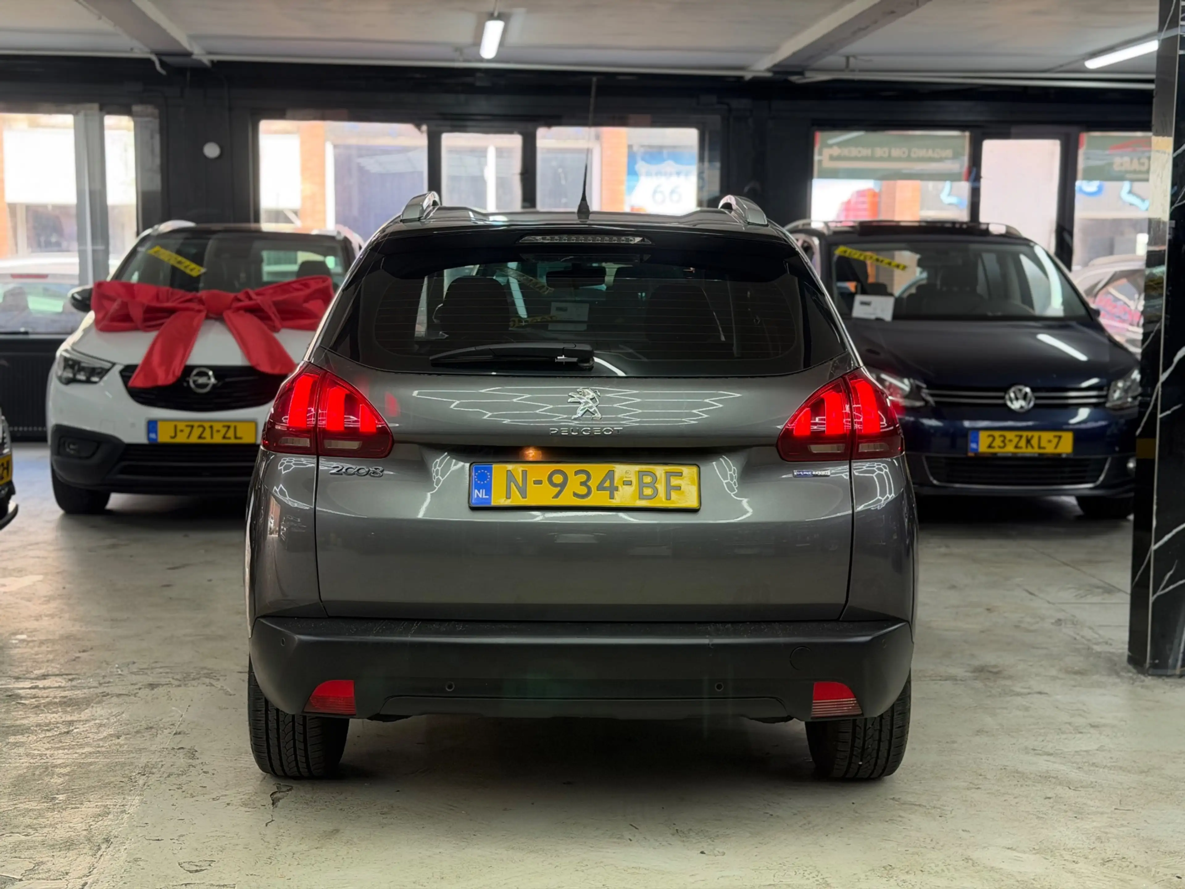 Peugeot 2008 1.2 PureTech Blue Lion Navi | Airco | parkeersenso — photo 4