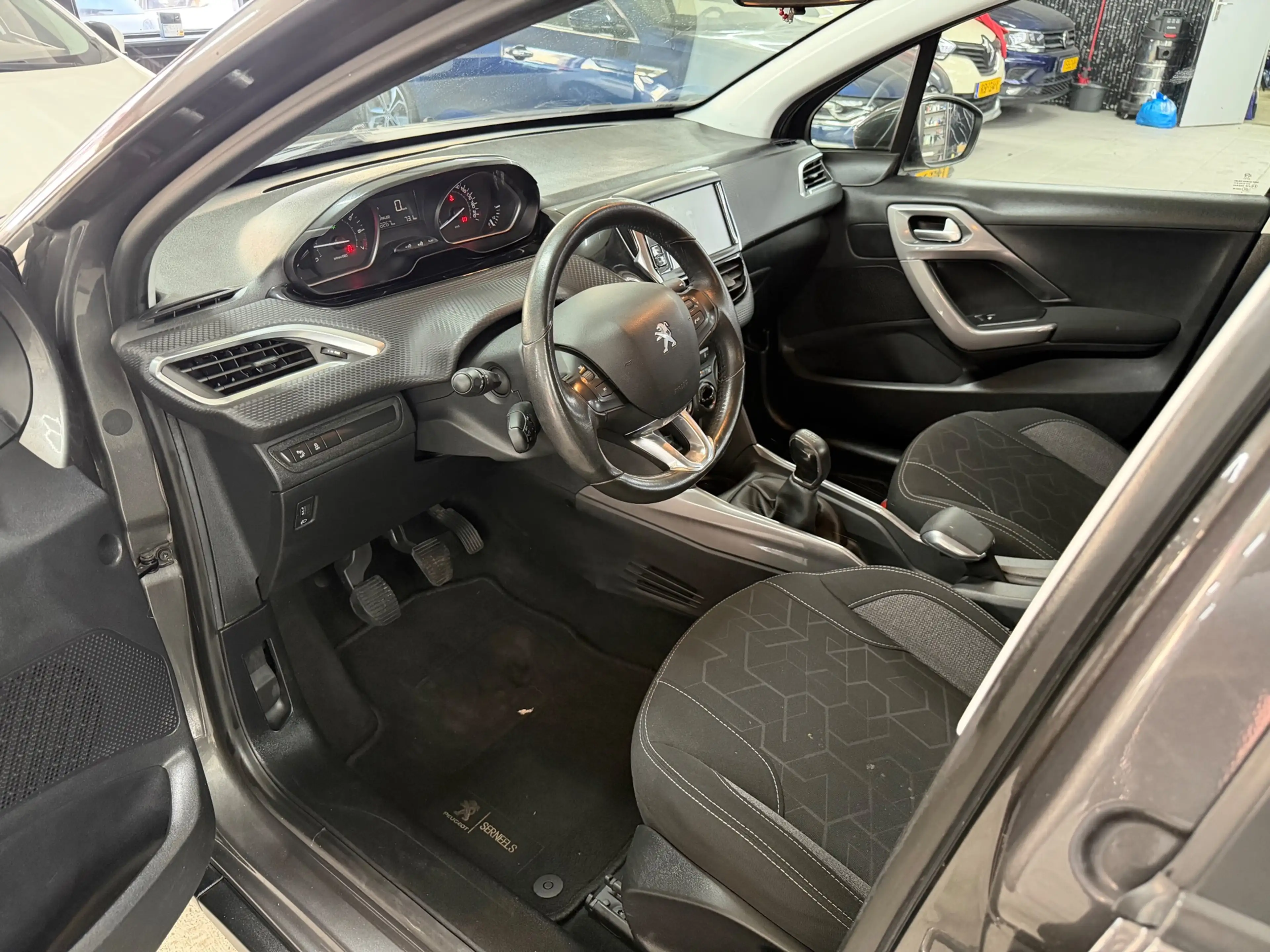 Peugeot 2008 1.2 PureTech Blue Lion Navi | Airco | parkeersenso — photo 8