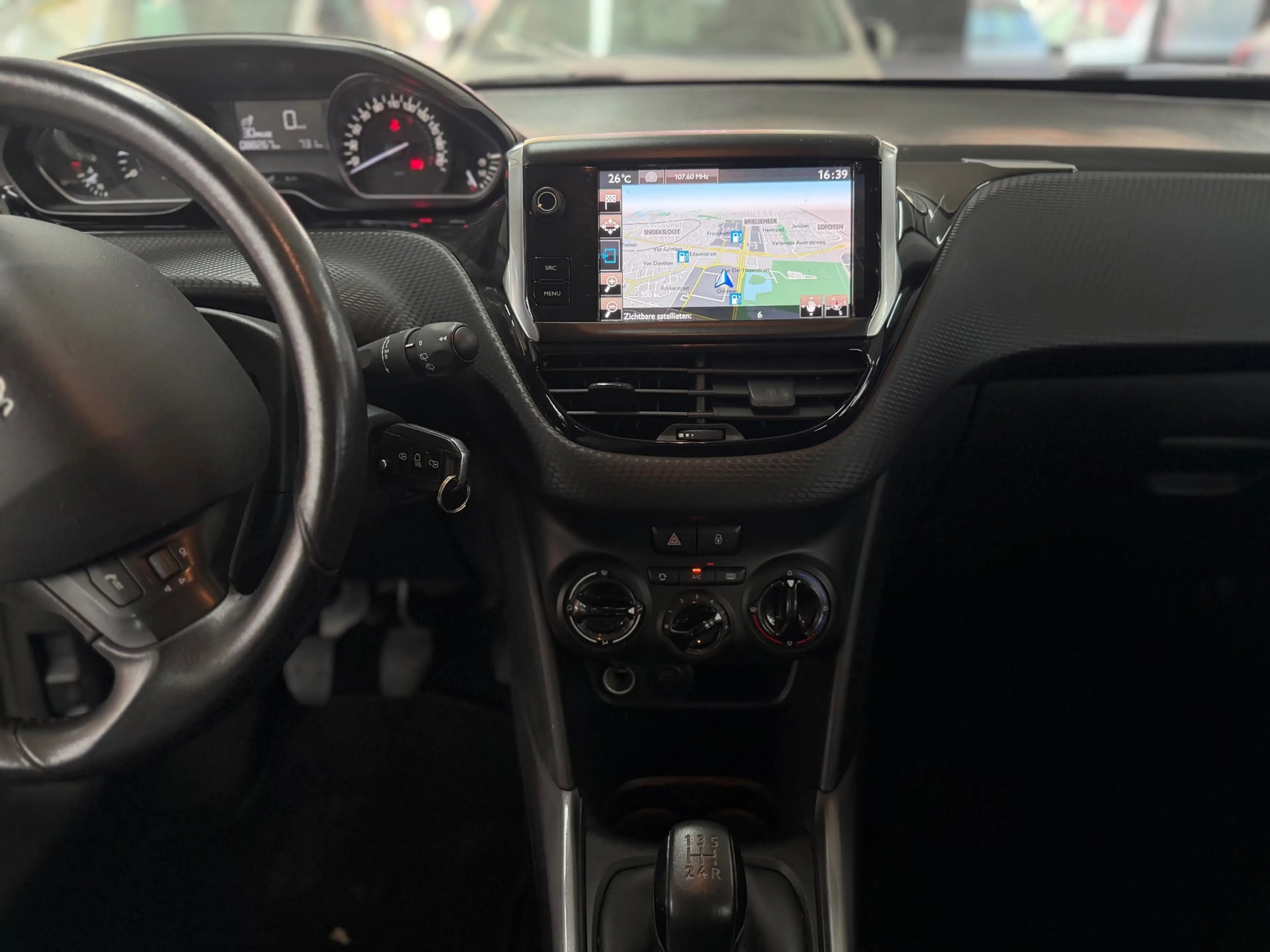 Peugeot 2008 1.2 PureTech Blue Lion Navi | Airco | parkeersenso — photo 9