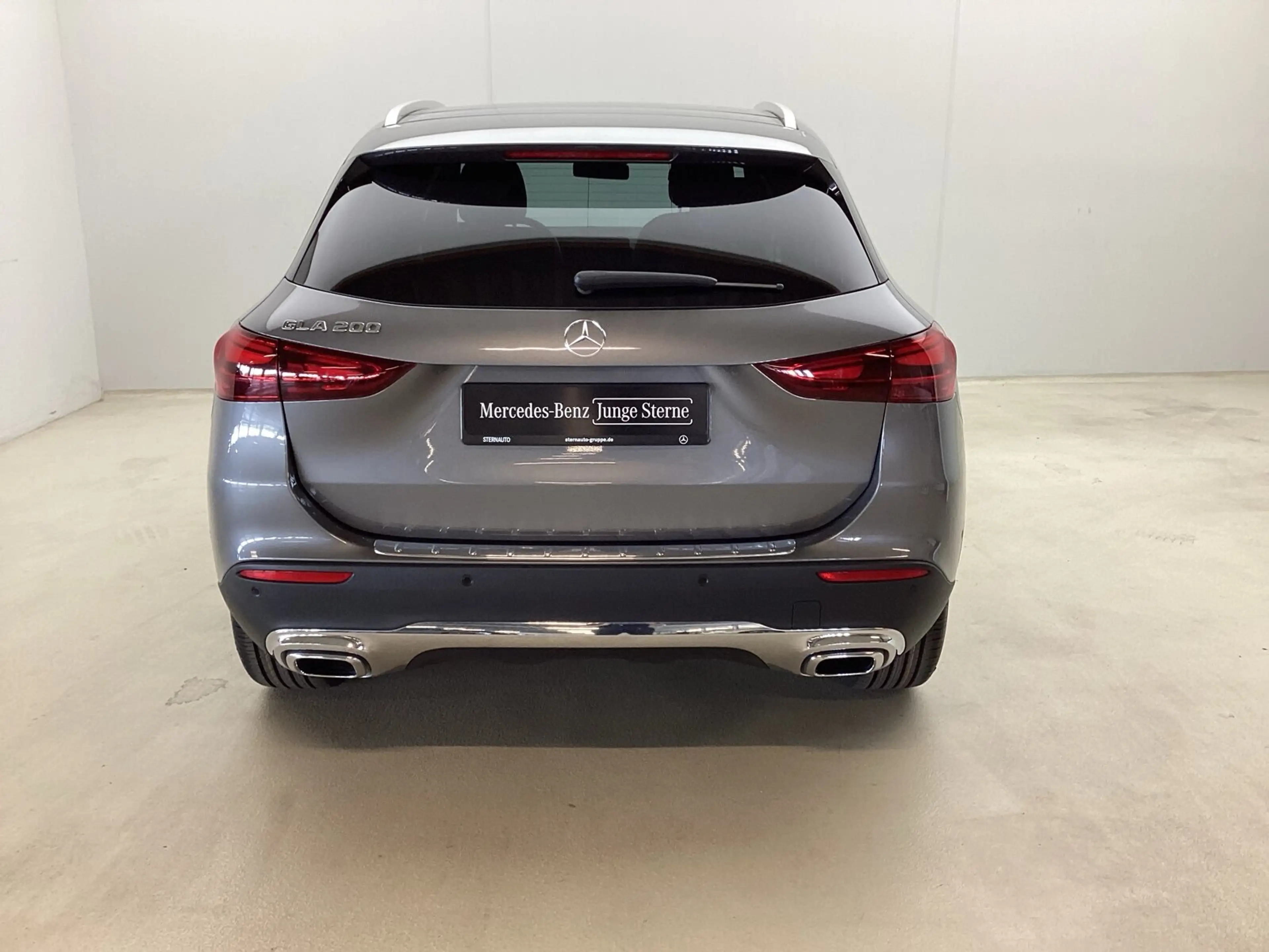 Mercedes-Benz GLA 200 GLA 200 Prog Distr Pano LED 360 AHK WinterP Spur — photo 5