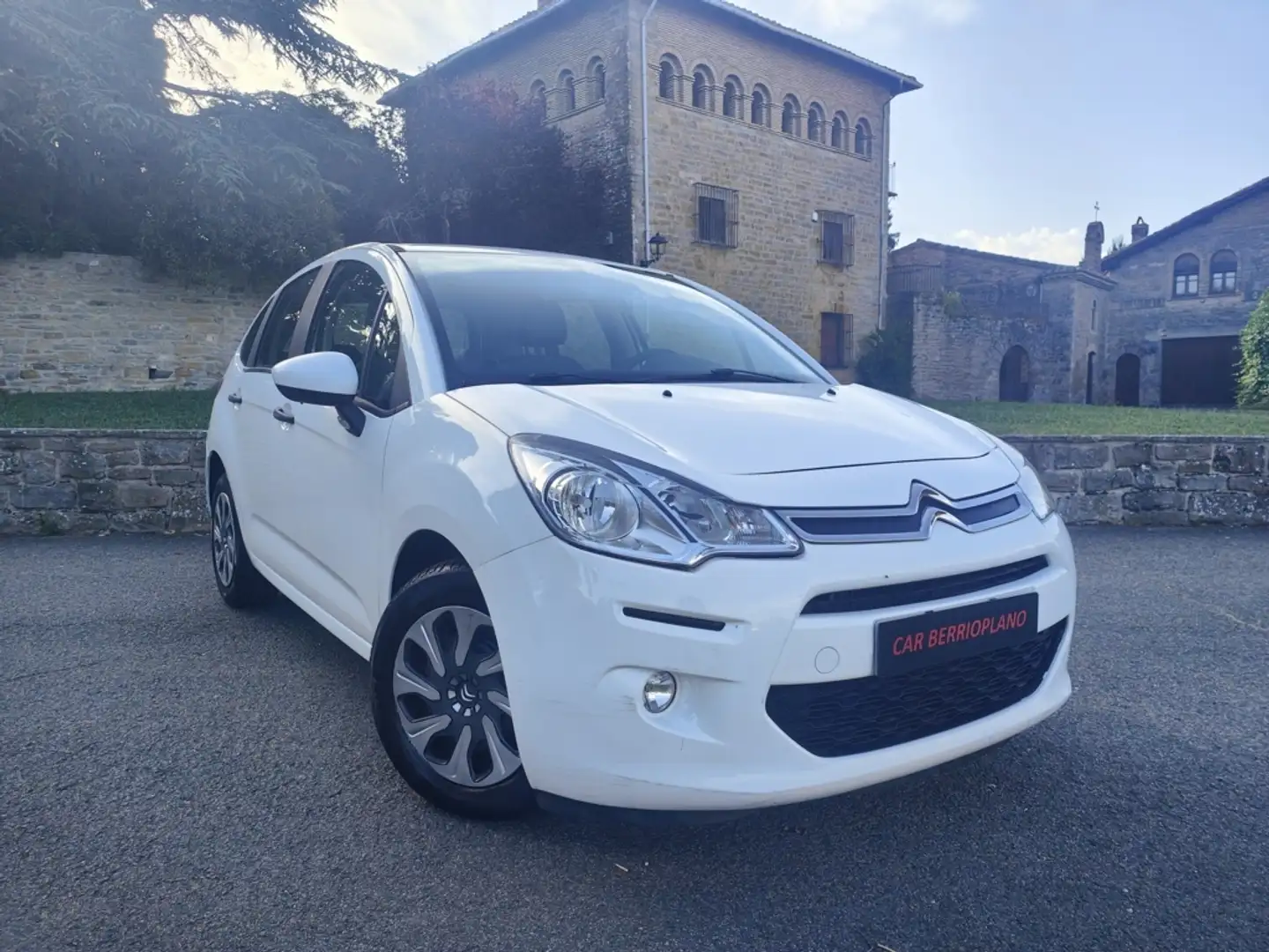 Citroen C3 1.0 PureTech Live 68 Wit - 1