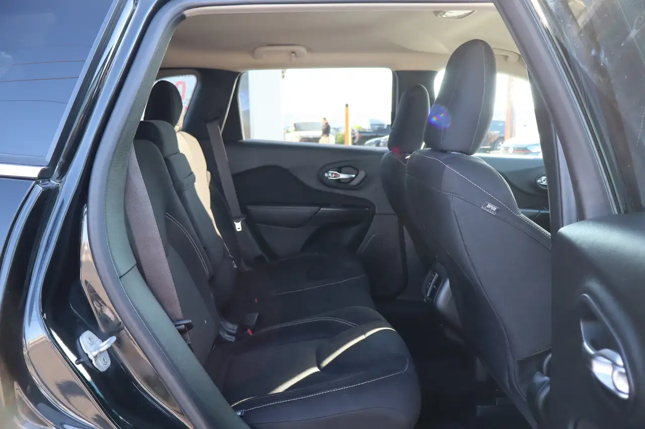 Jeep Cherokee снимка Jeep Cherokee