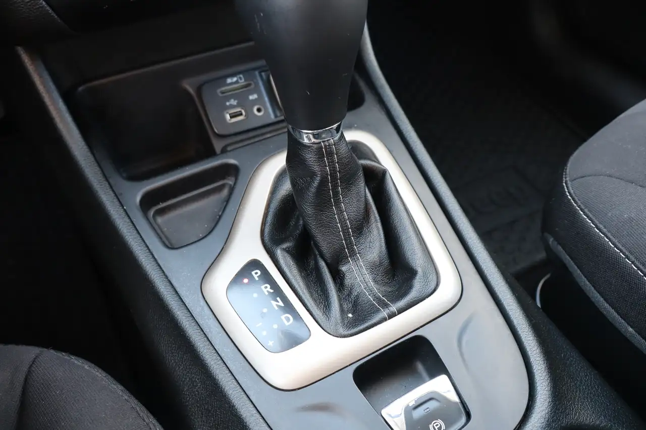 Jeep Cherokee снимка Jeep Cherokee
