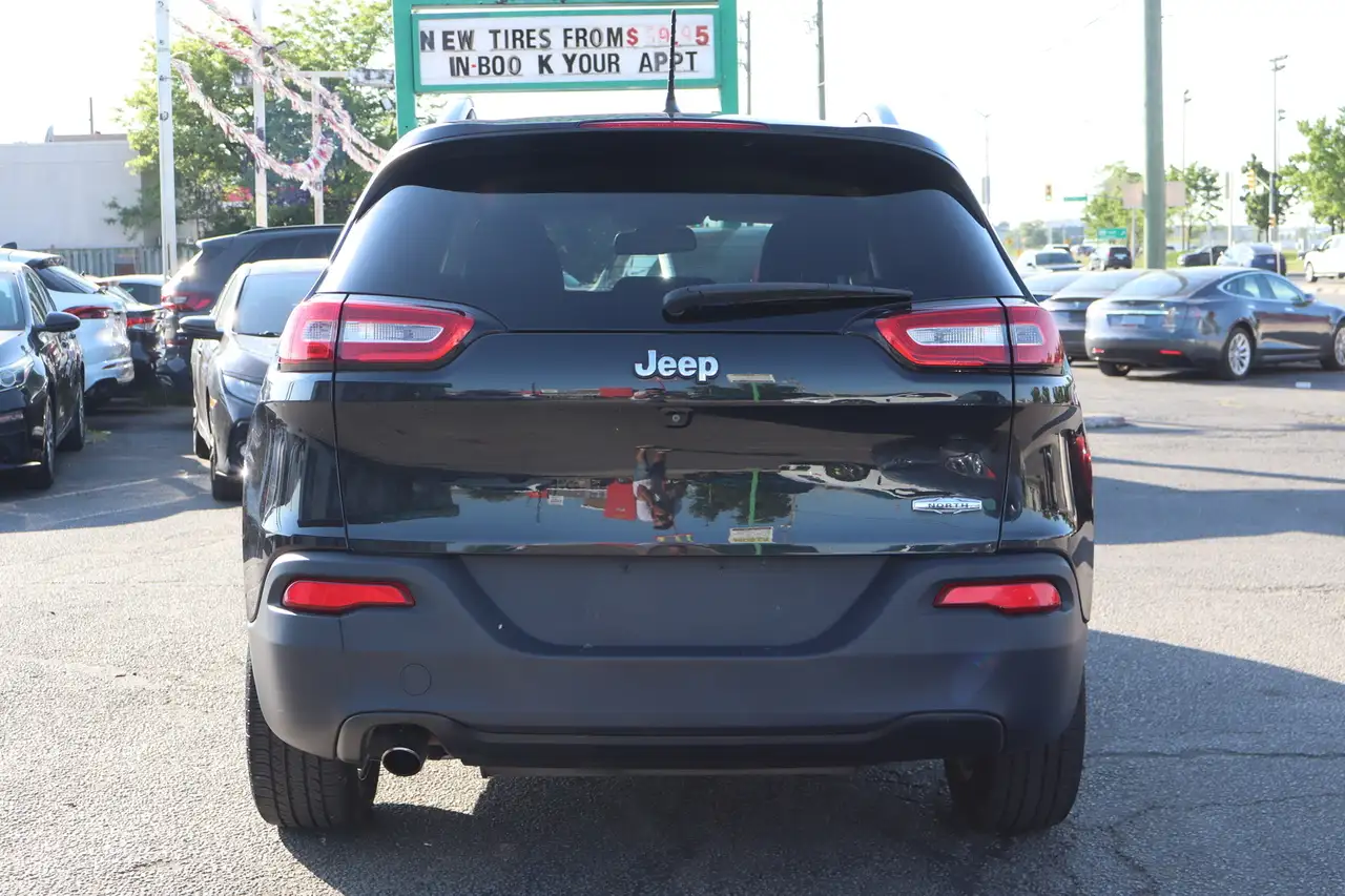 Jeep Cherokee снимка Jeep Cherokee