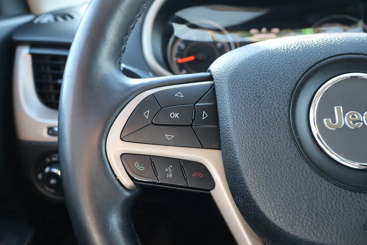 Jeep Cherokee снимка Jeep Cherokee