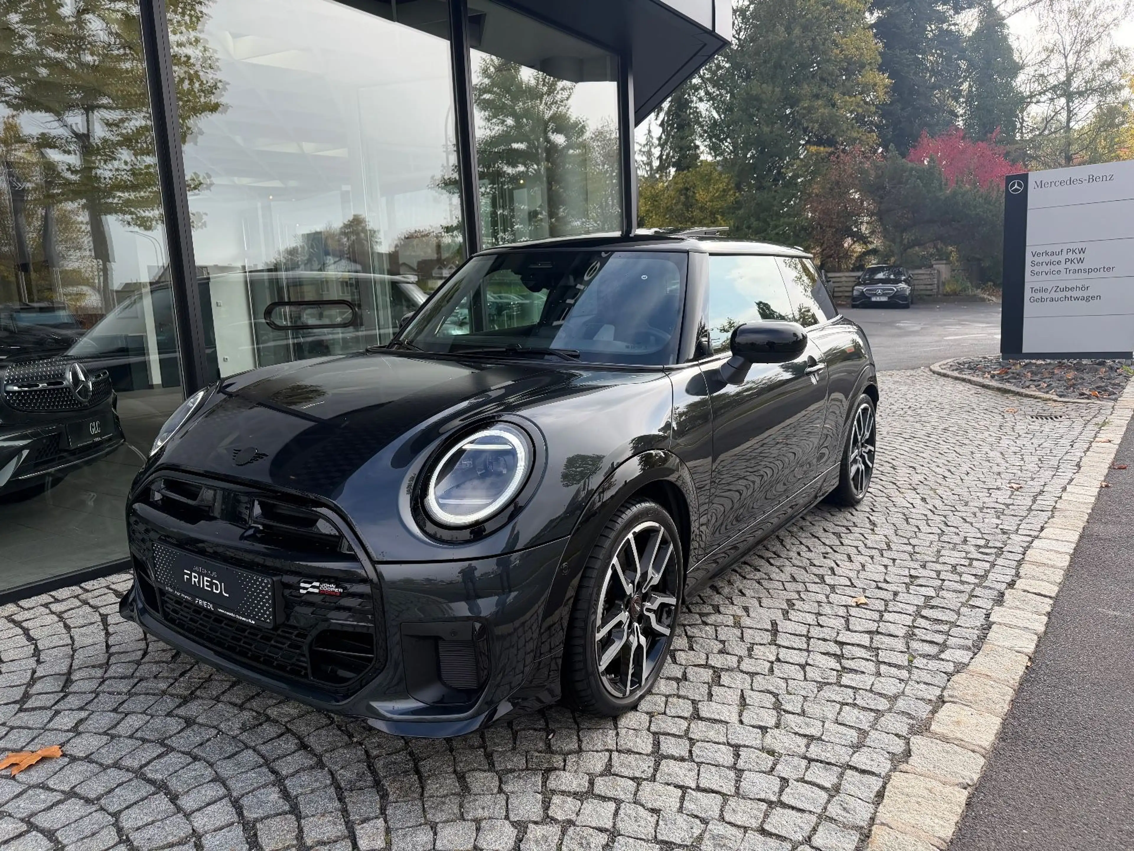 MINI Cooper S JCW - Trim, LED, Pano, HuD, DCC — photo 3
