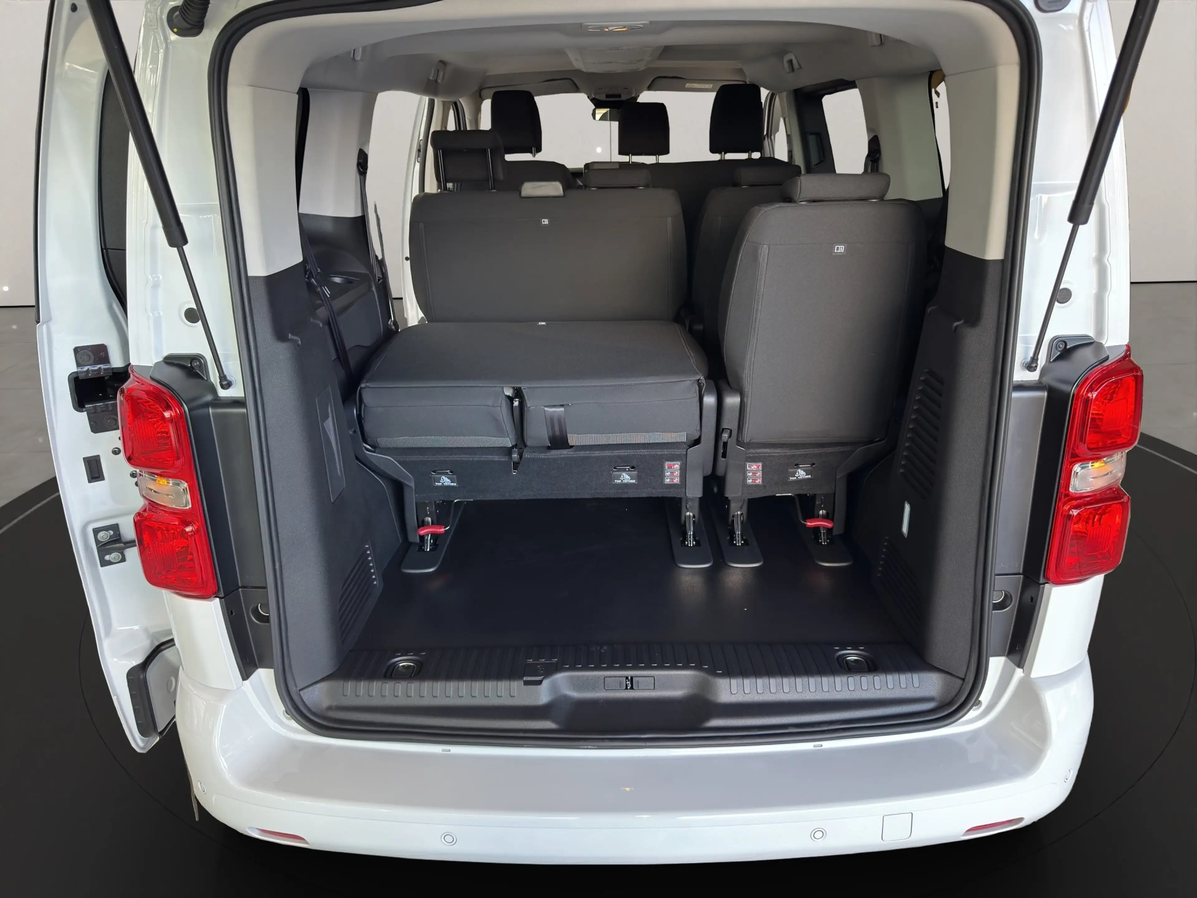 Opel Zafira Life 2.2 Diesel Sitzheizung — photo 18