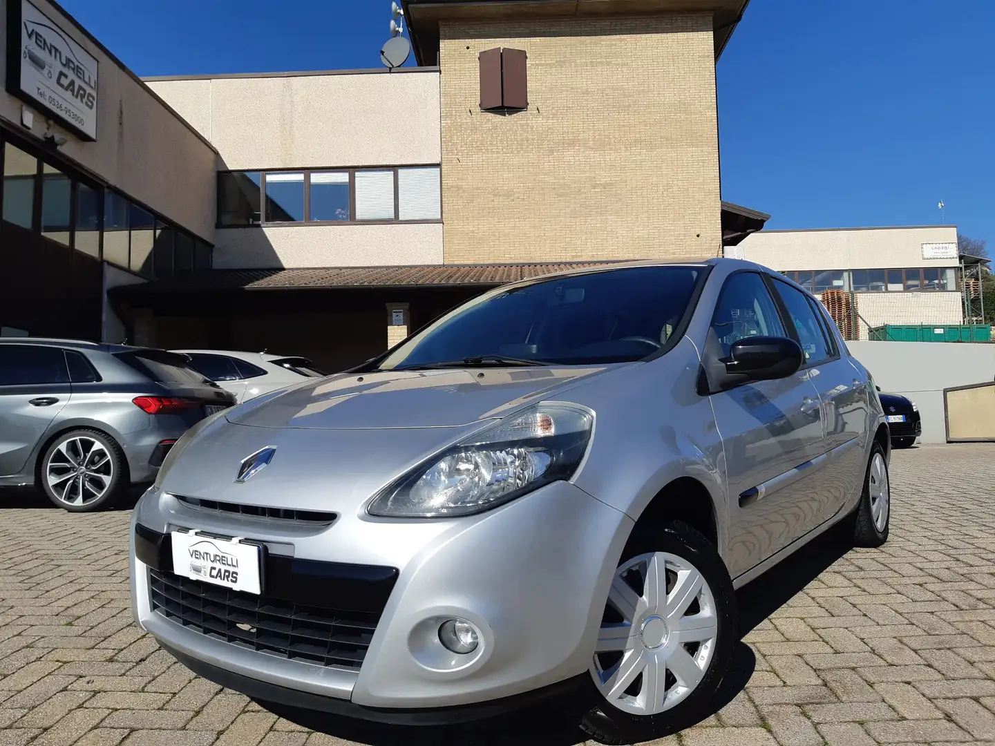 Renault Clio Clio 5p 1.2 16v Dynamique Zilver - 1