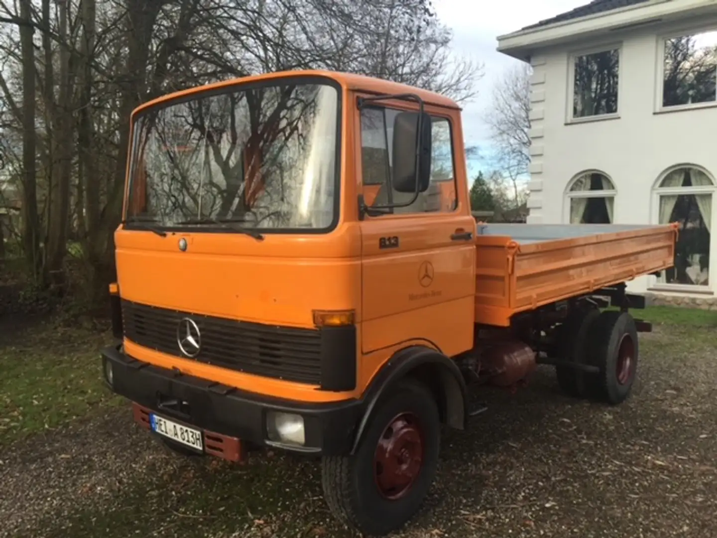 Mercedes-Benz 813 Kipper H Kennzeichen Naranja - 1