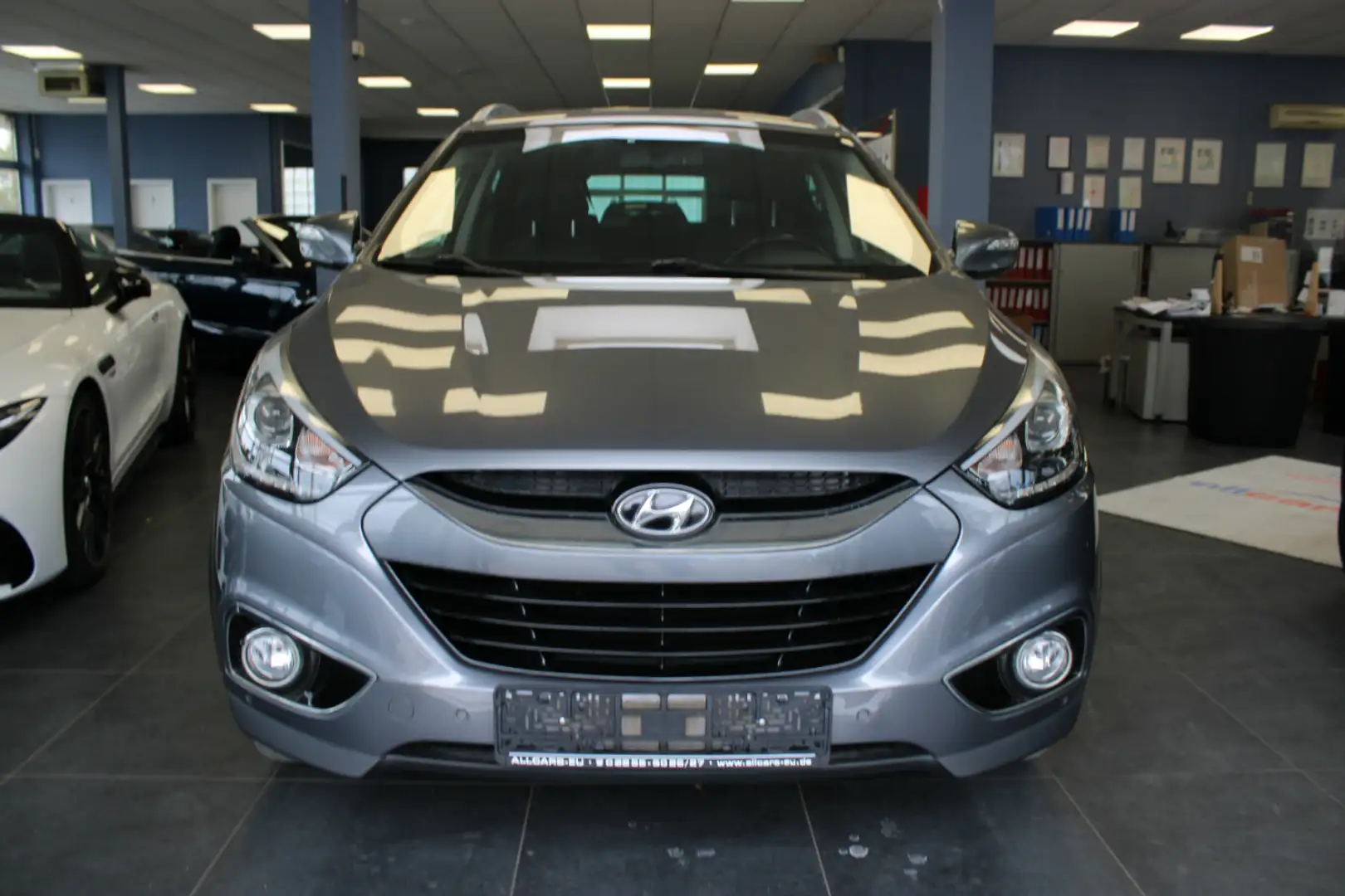 Hyundai iX35 1.6 - AHK - Navi - BT - Grau - 2