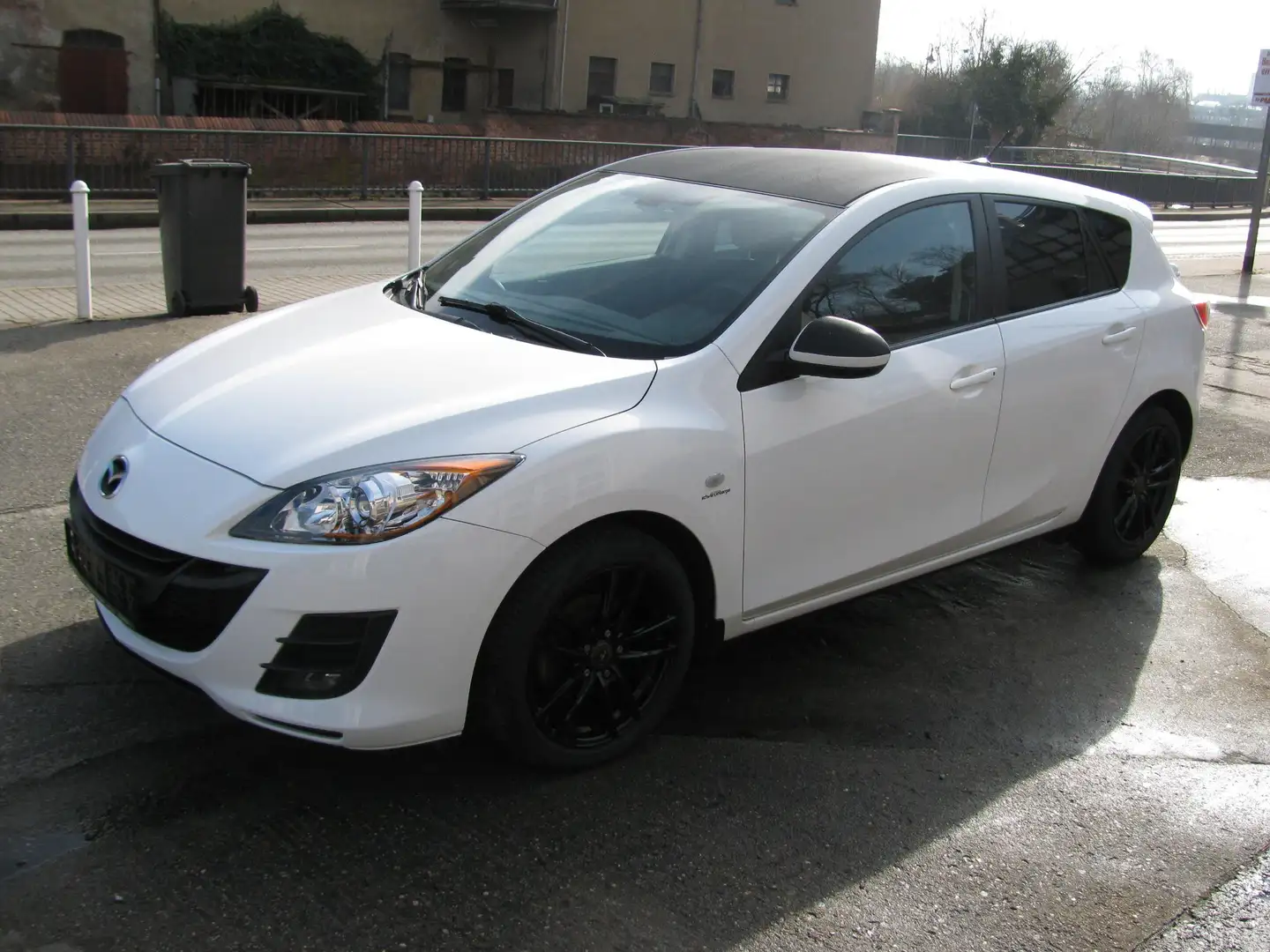 Mazda 3 3 Fließheck 1.6 MZR High-Line bijela - 1