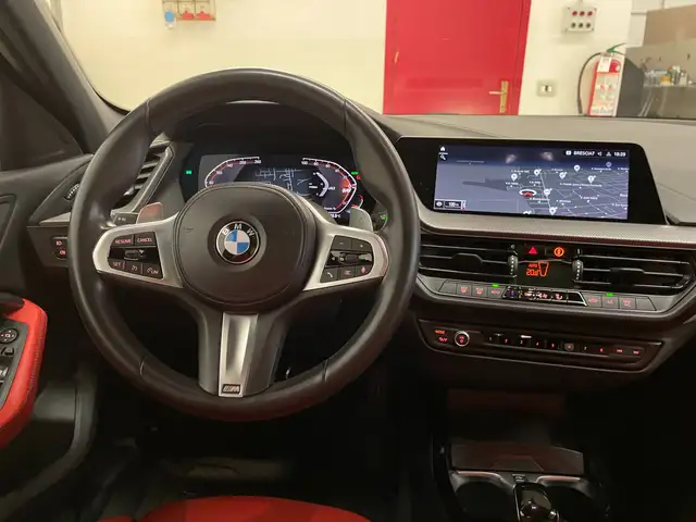 BMW 1 Series view 7