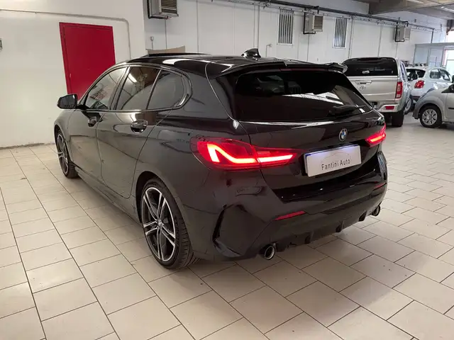 BMW 1 Series view 5