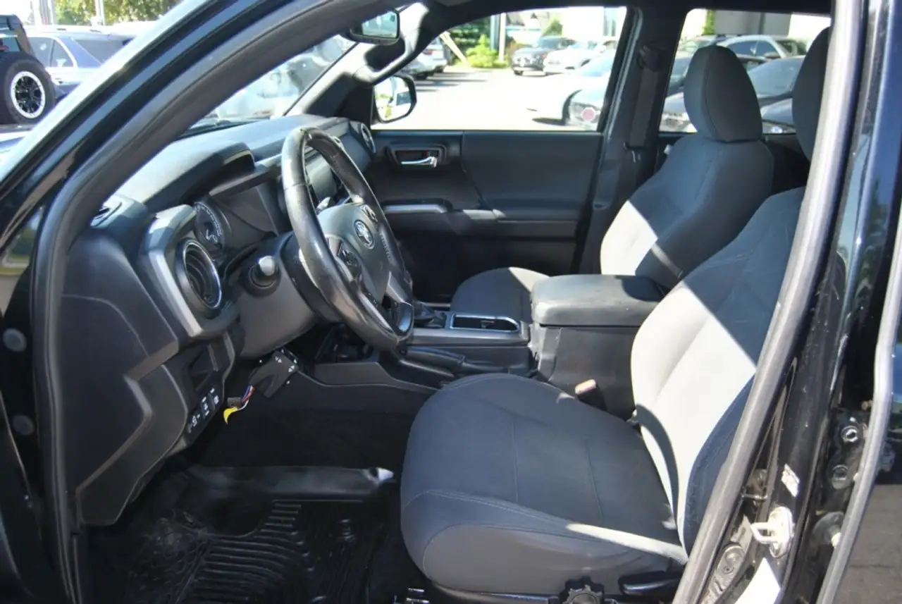 Toyota Tacoma снимка Toyota Tacoma