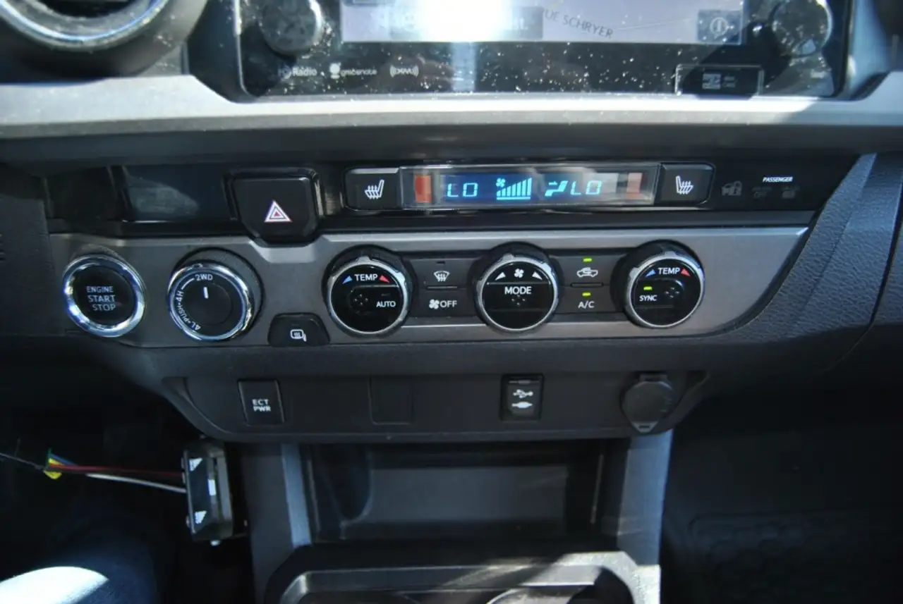 Toyota Tacoma снимка Toyota Tacoma