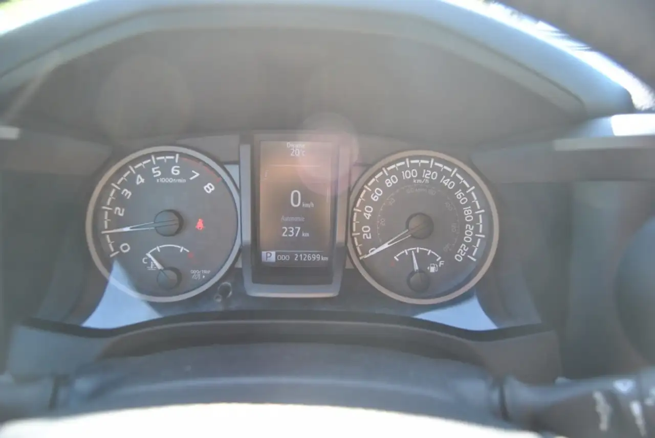 Toyota Tacoma снимка Toyota Tacoma