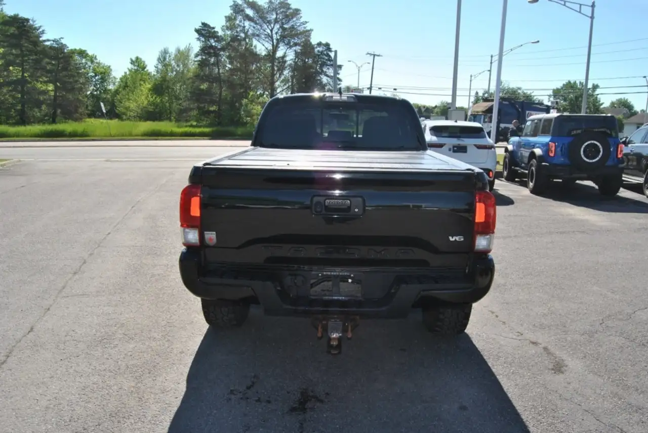 Toyota Tacoma снимка Toyota Tacoma