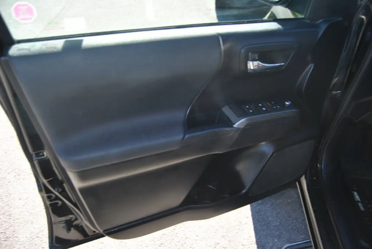 Toyota Tacoma снимка Toyota Tacoma