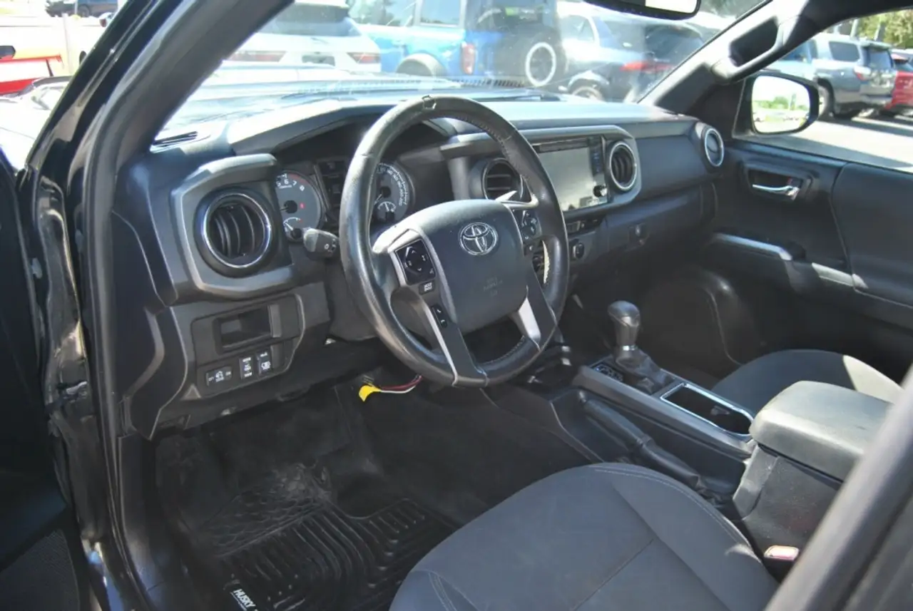 Toyota Tacoma снимка Toyota Tacoma