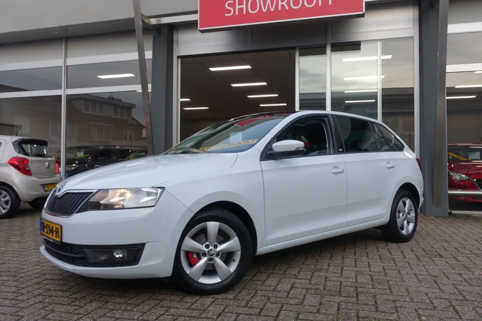Skoda Rapid/Spaceback 1.2 TSI GREENTECH EDITION AUTOMAAT (All-in prijs) Blanc - 2