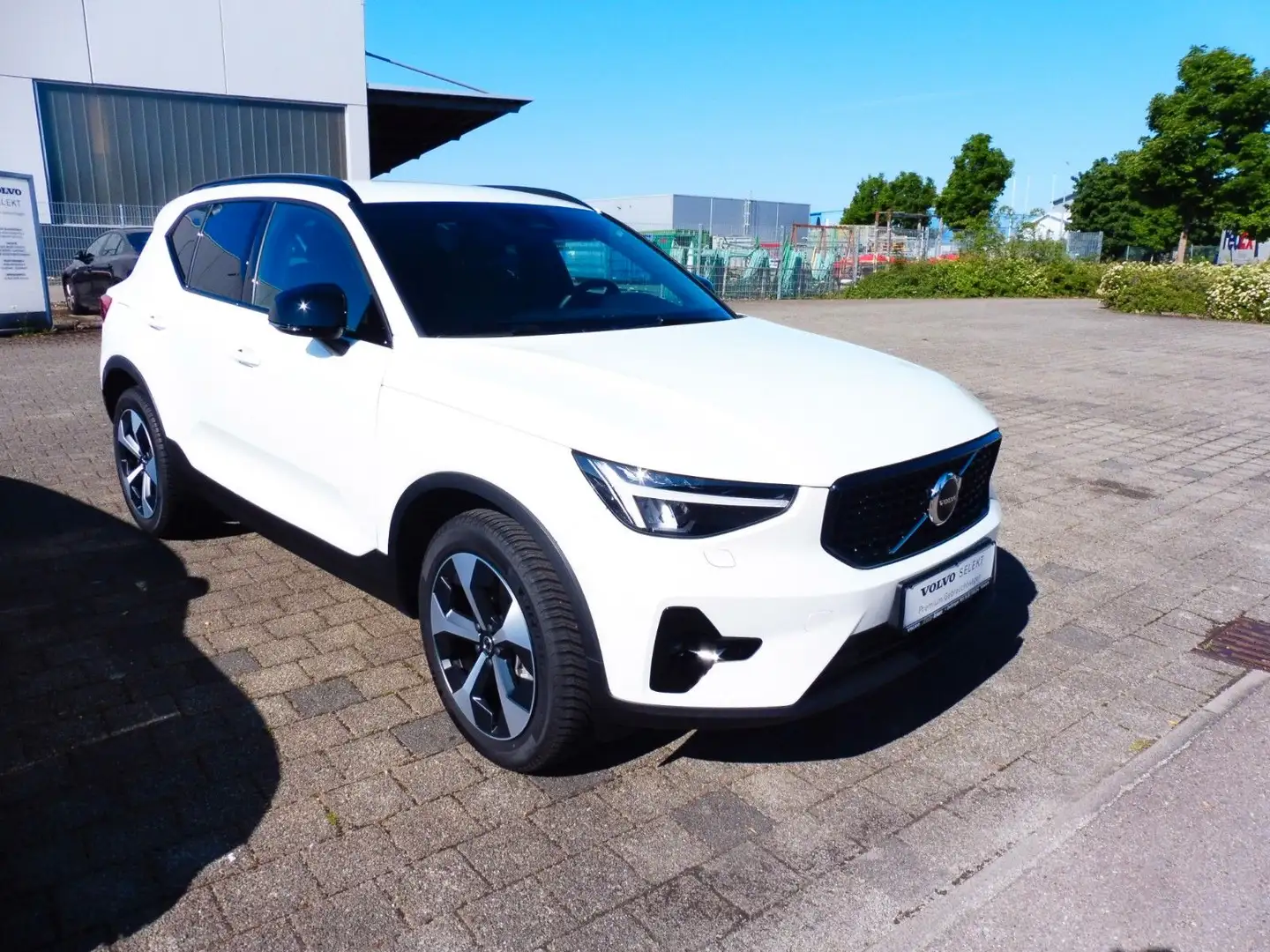 Volvo XC40 B4  Plus Dark 2WD Weiß - 1