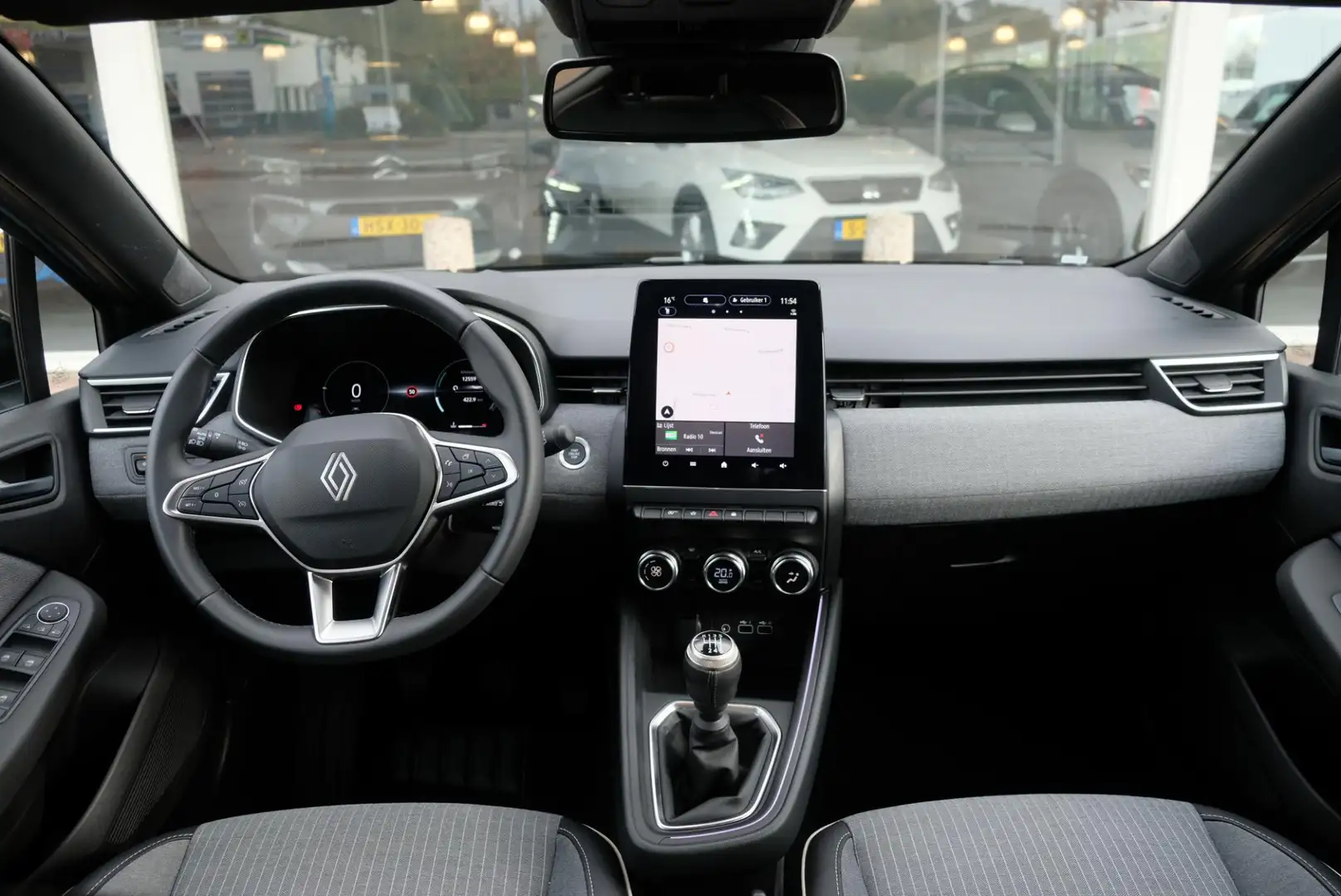 Renault Clio 1.0 TCe 90pk Techno | Navi | App Connect | Climate Grijs - 2