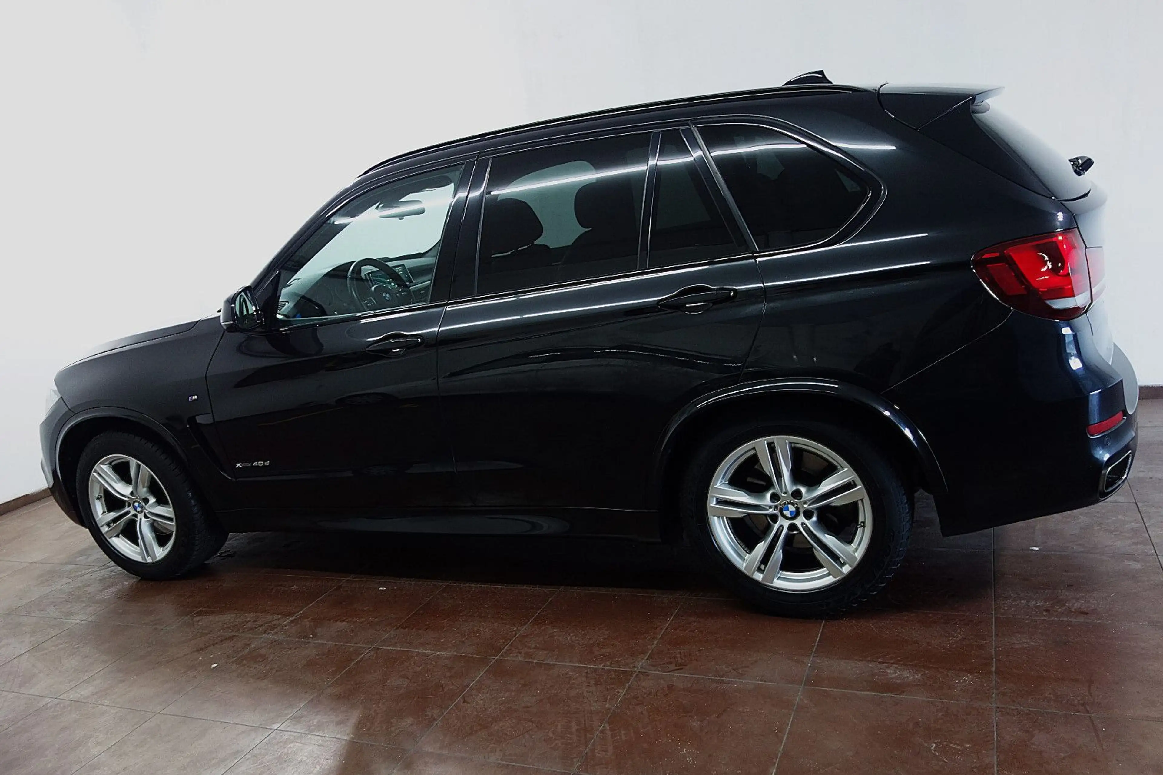 BMW X5 d xDrive M-Sportpaket Panorama/LED/7-Sitze/19 — photo 6