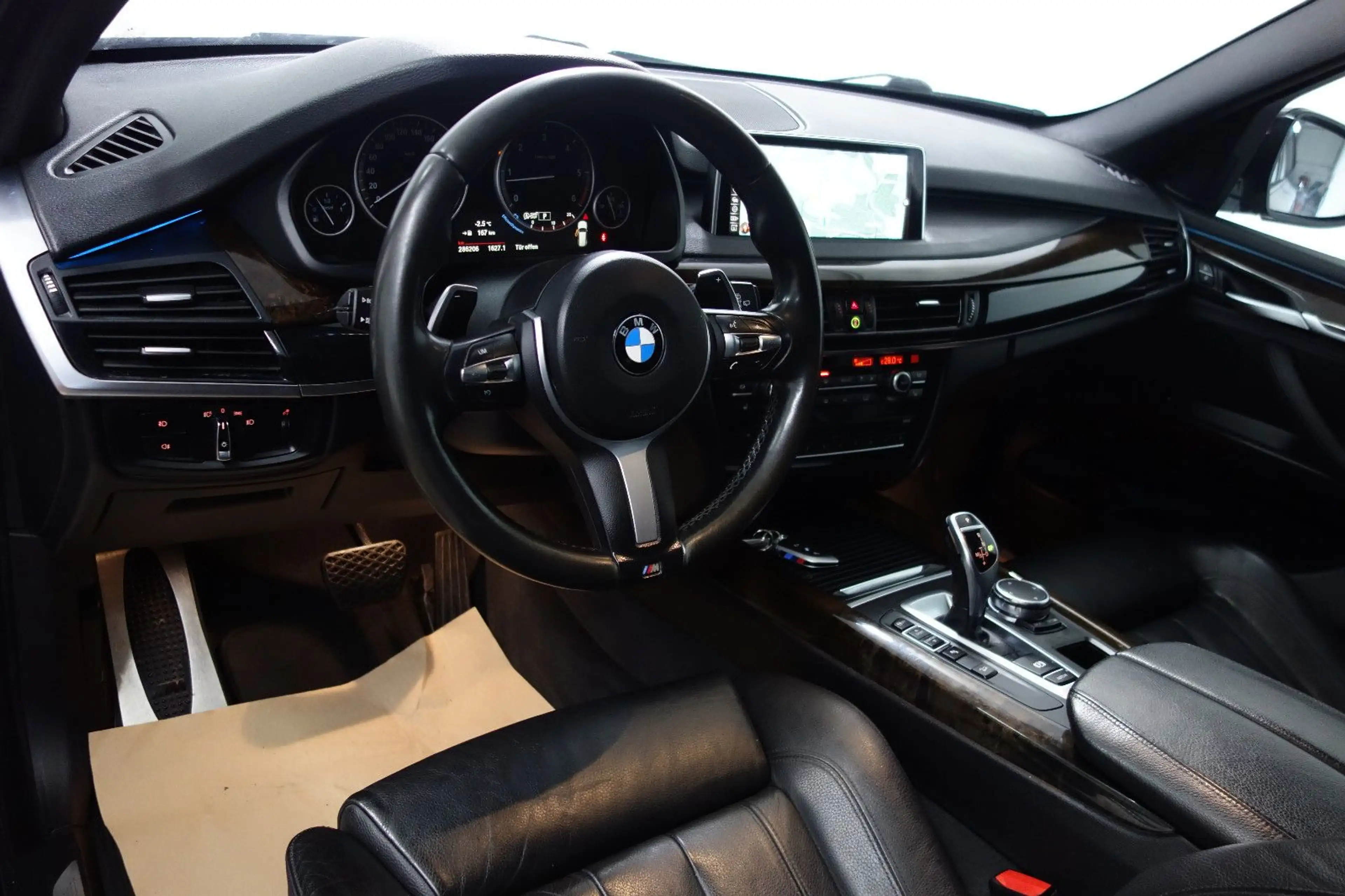 BMW X5 d xDrive M-Sportpaket Panorama/LED/7-Sitze/19 — photo 9