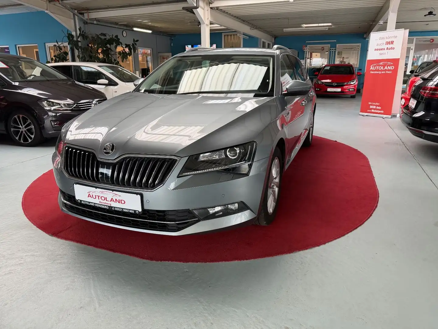 Skoda Superb Combi Style 1HD AHK SHZ PDC SmartLink Grau - 1