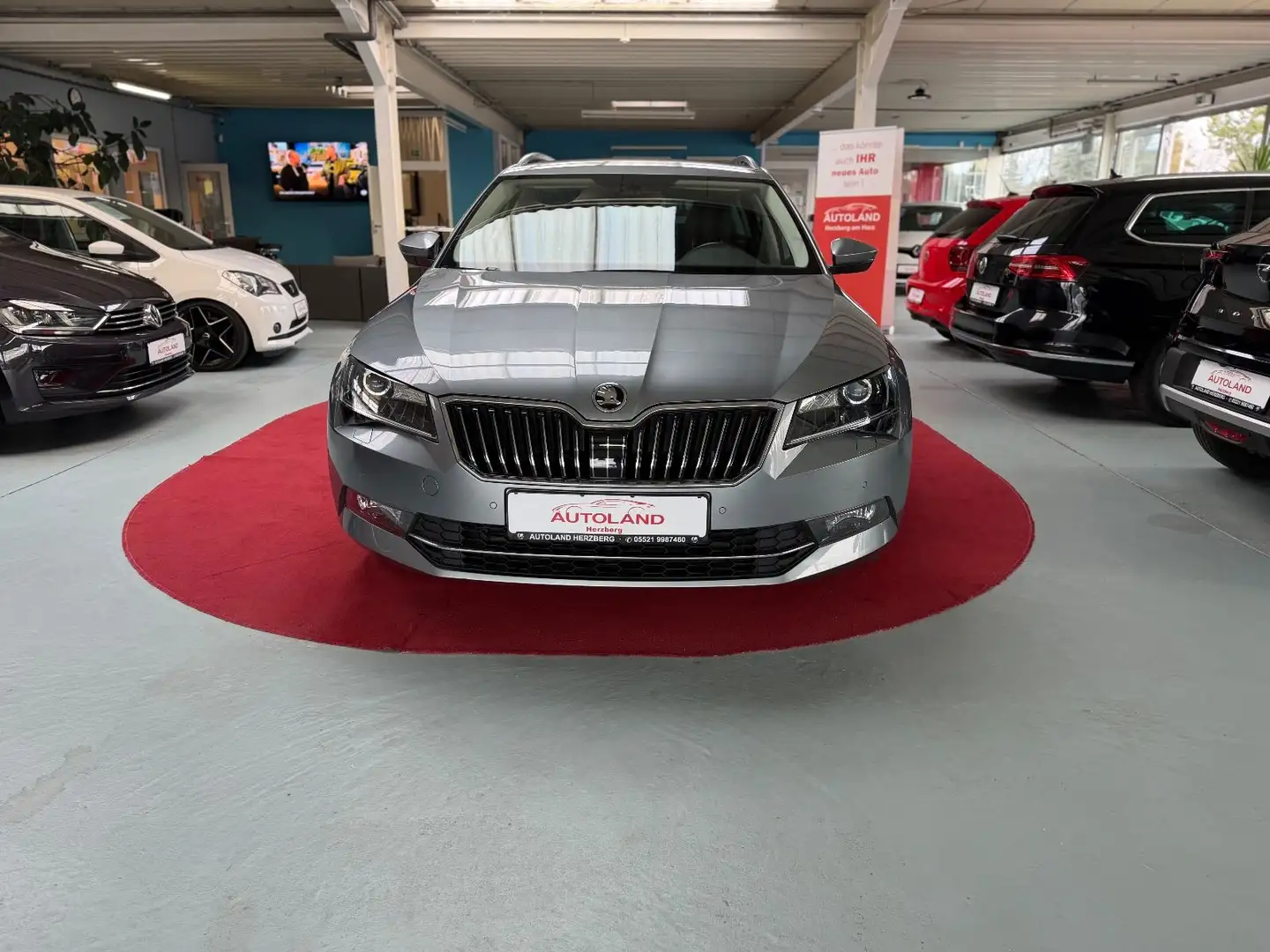 Skoda Superb Combi Style 1HD AHK SHZ PDC SmartLink Grau - 2