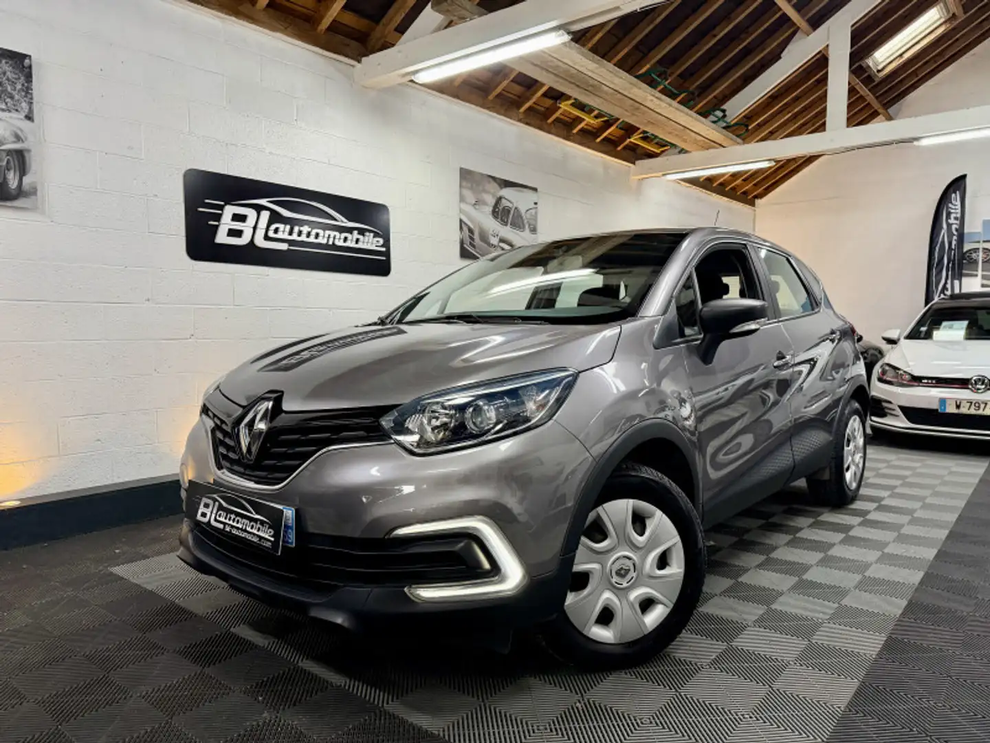 Renault Captur 0.9 TCE 90CH LIFE - 19 Gris - 1