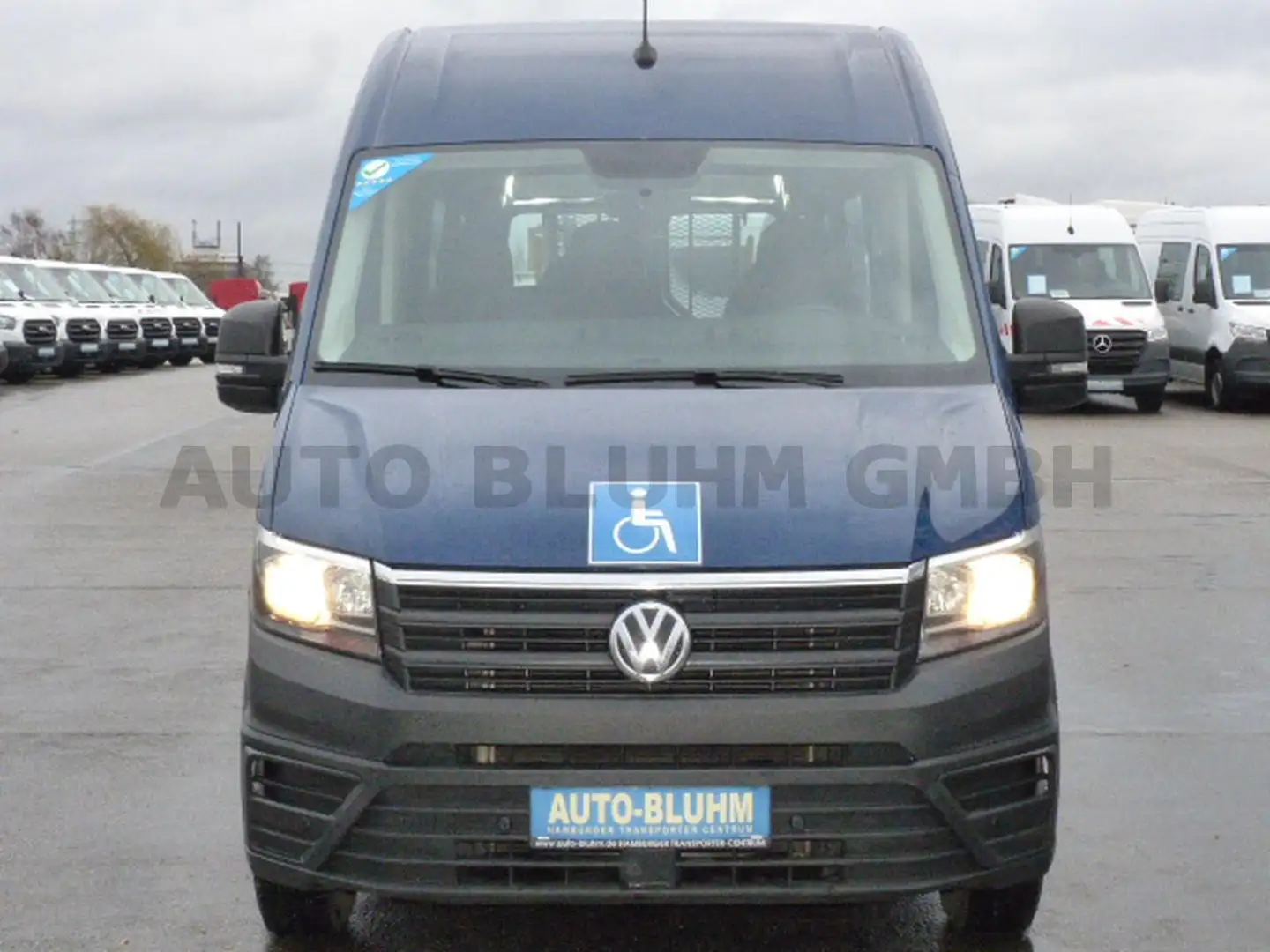Volkswagen Crafter 35 TDI Rollstuhlbus L4H3 Lift AC Stdhzg Modrá - 2
