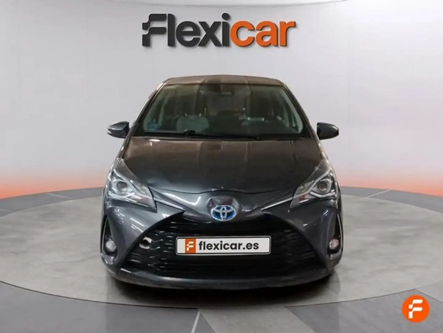 Toyota Yaris 100H 1.5 Active Tech Gris - 2
