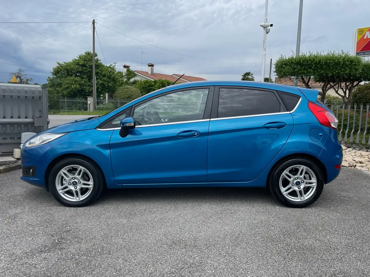 Ford Fiesta Fiesta 5p 1.0 Econetic Titanium 80cv Blau - 2