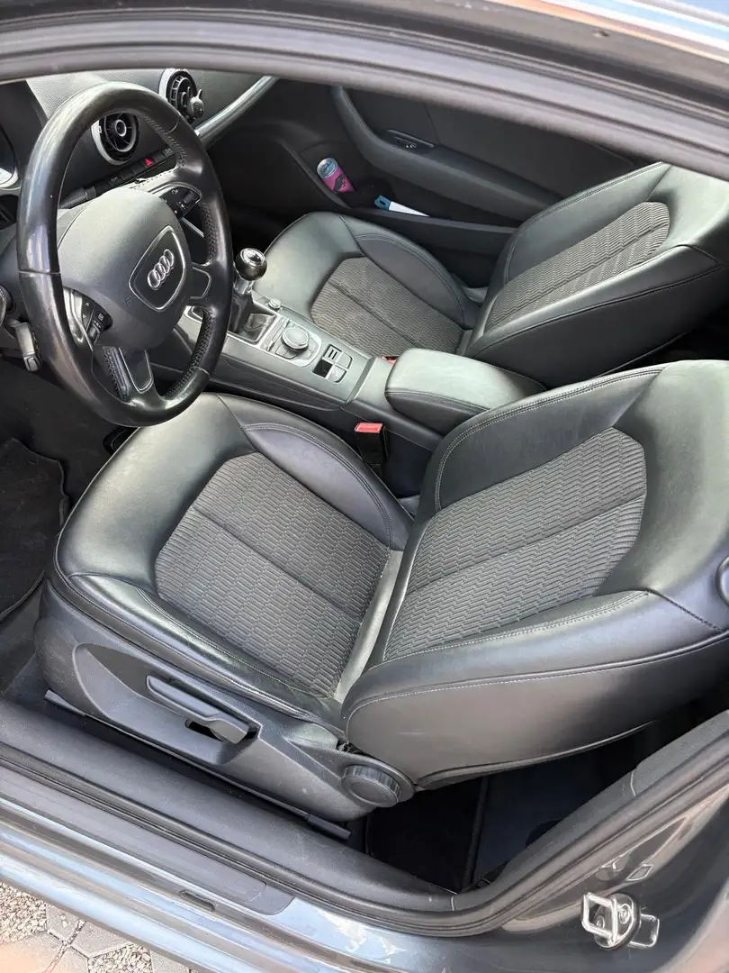 Audi A3 A3 1.4 TFSI 122 Attraction Gris - 2