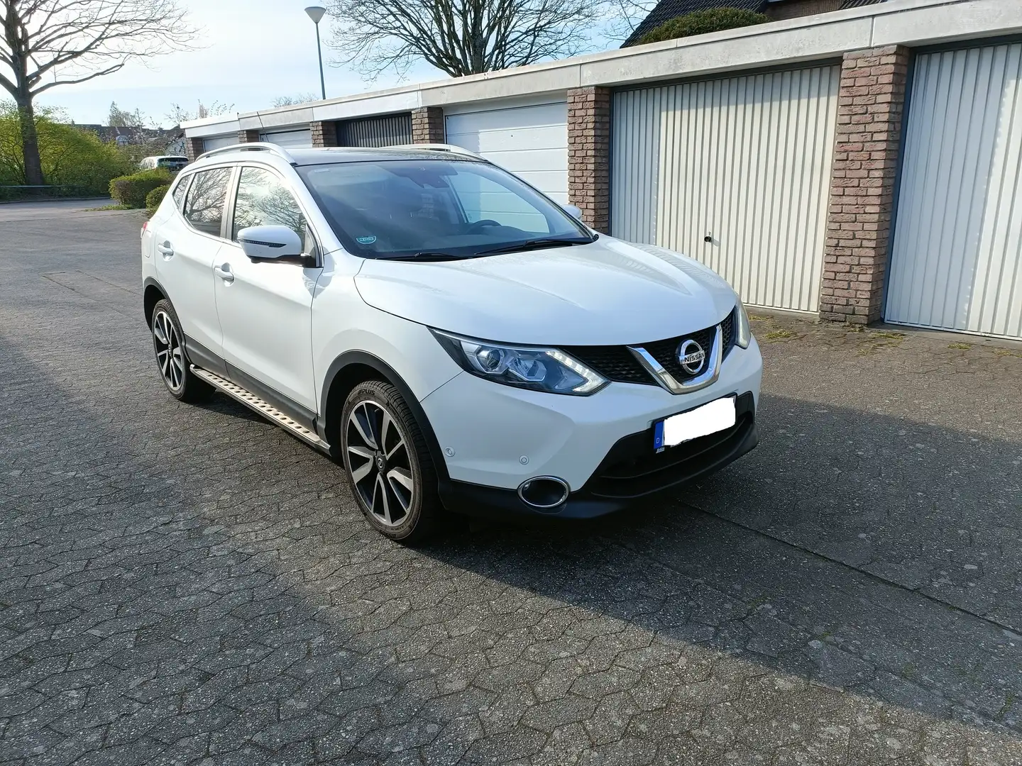 Nissan Qashqai 1.6 dCi Xtronic TEKNA Weiß - 2