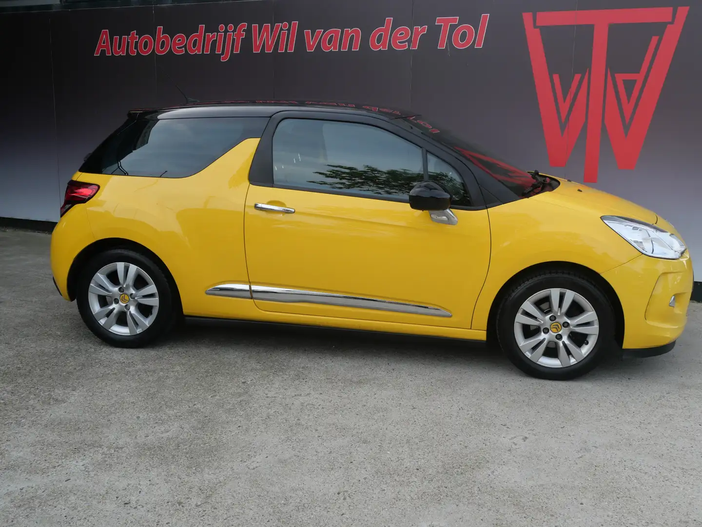 Citroen DS3 1.2 PURETECH SO CHIC | CLIMA | CRUISE | NAVI | AIR Galben - 1