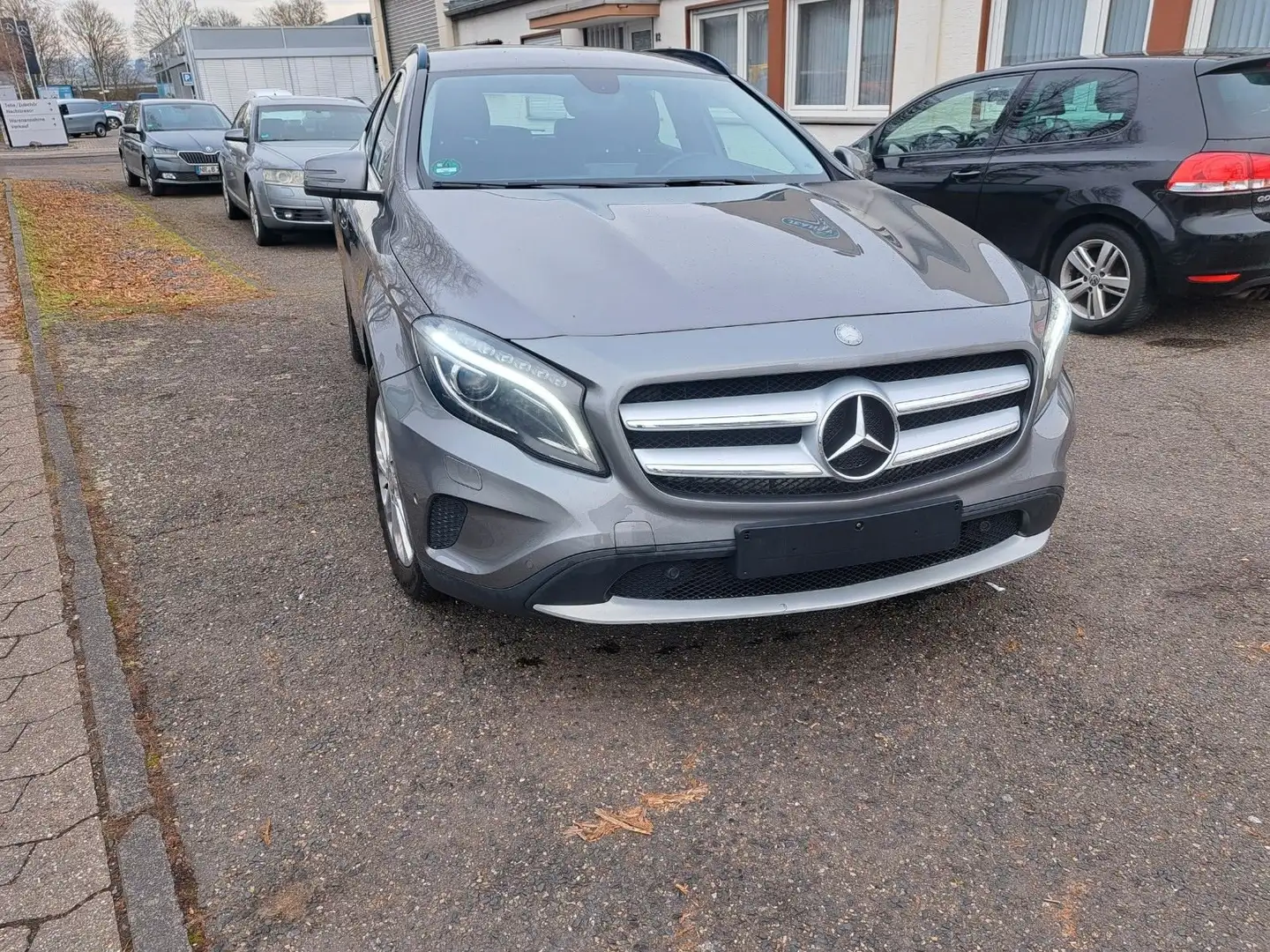 Mercedes-Benz GLA 200 GLA 200 Urban Grau - 2