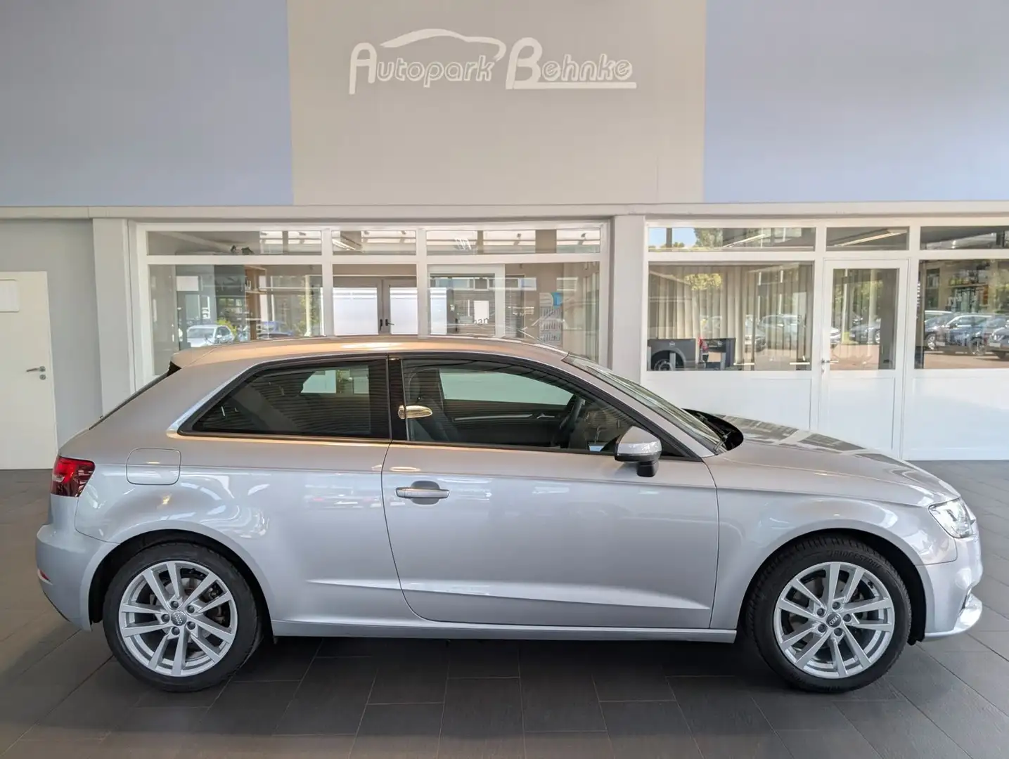 Audi A3 1.5TFSI*S-tronic*Xenon*PDC*orig. 30.583Km* Silber - 1