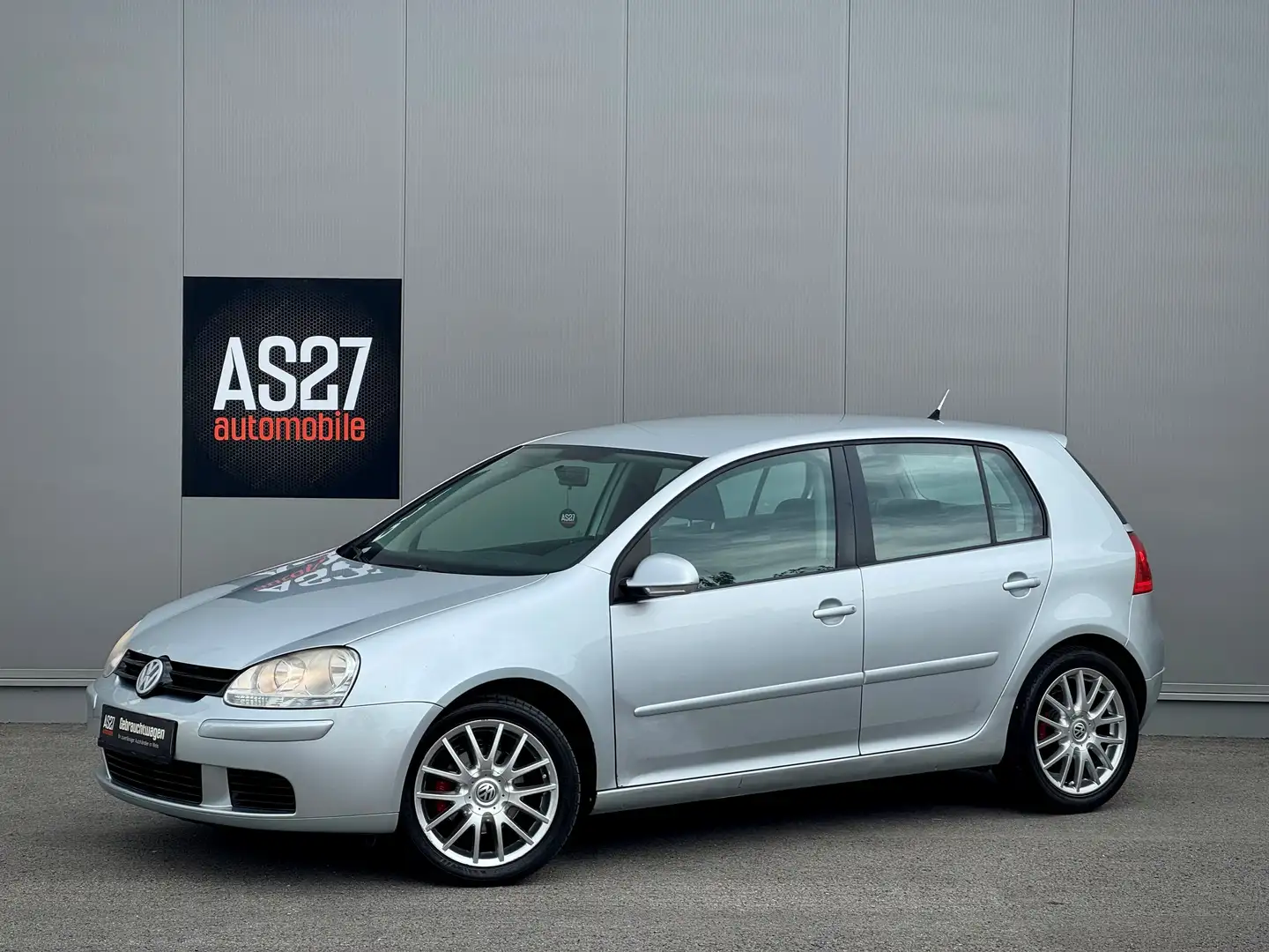 Volkswagen Golf Trendline Grau - 1