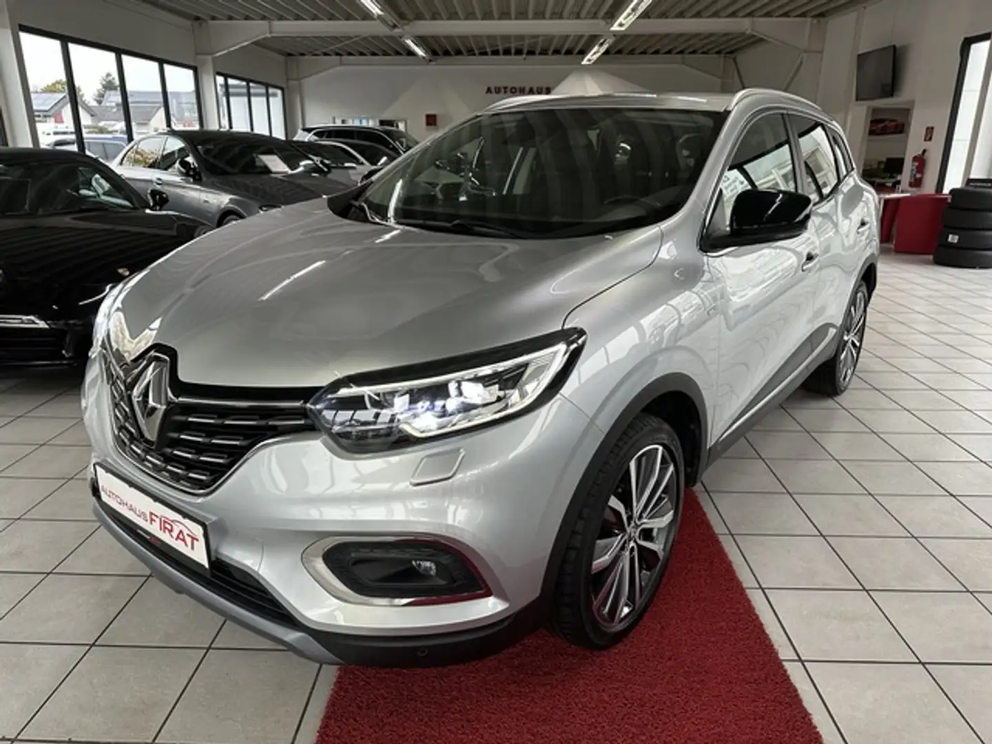 Renault Kadjar 1,3 TCe Automatik Bose Edition°Navi°LED° AHK°S Silber - 1