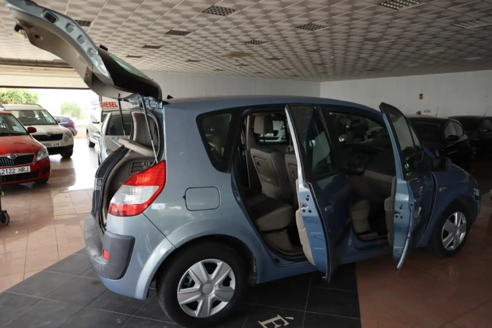 Renault Grand Scenic 1.5dCi Confort Dynamique 105 Grey - 1